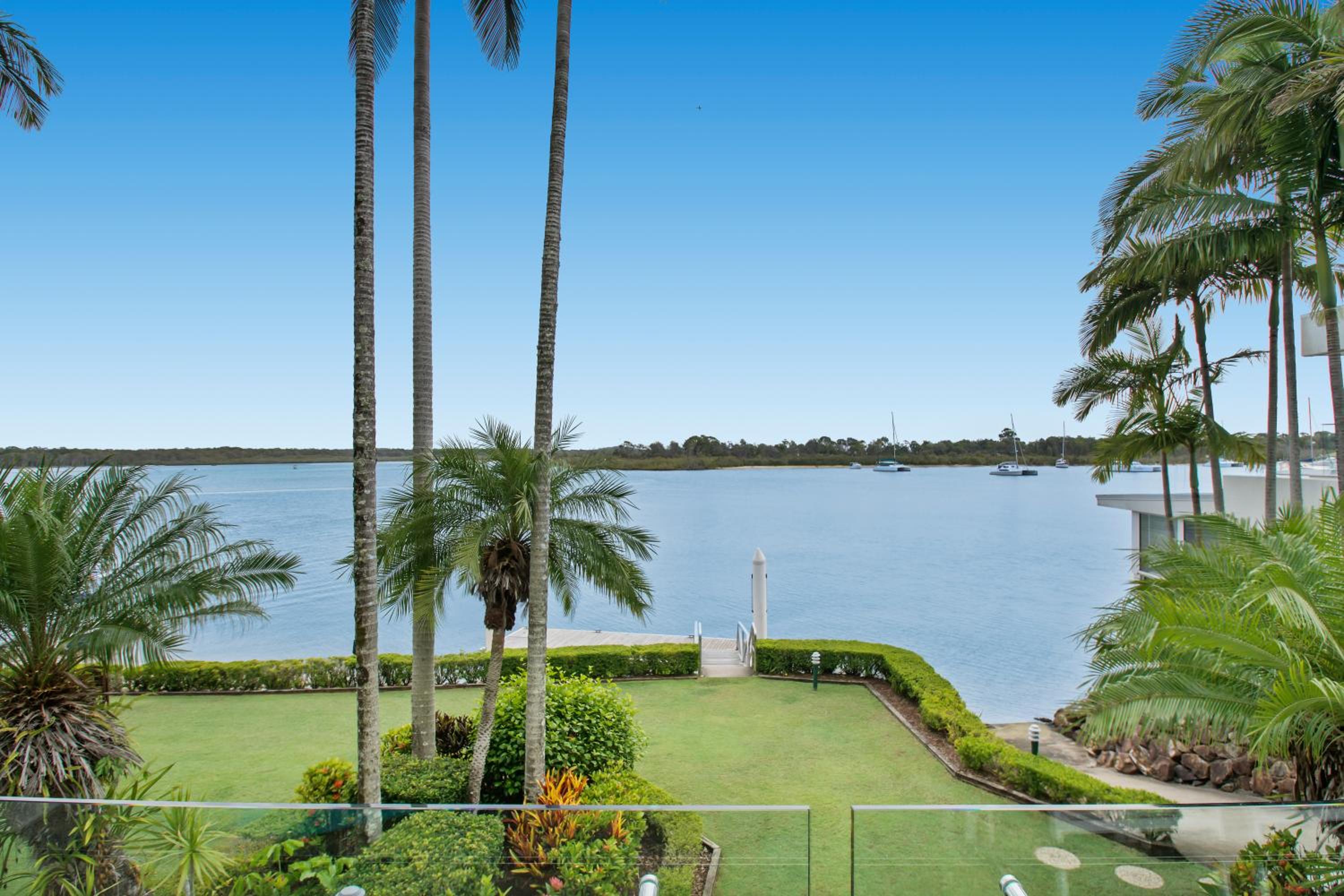 Noosa Quays Waterfront Accomodation