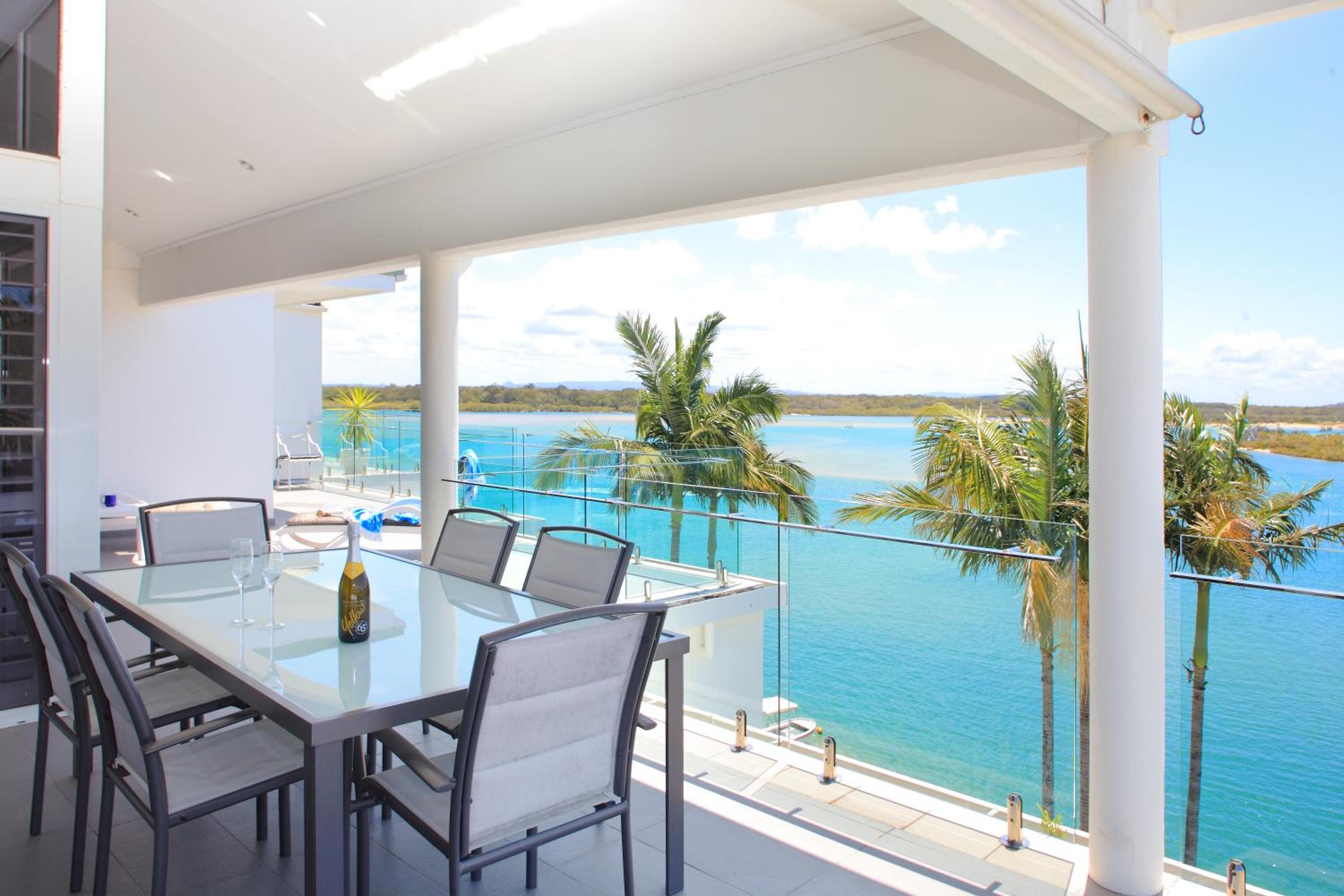 Noosa Quays Waterfront Accomodation