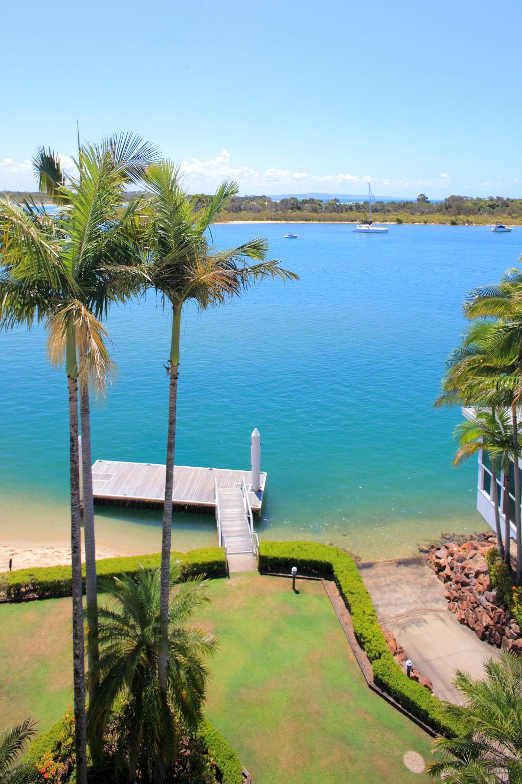 Noosa Quays Waterfront Accomodation