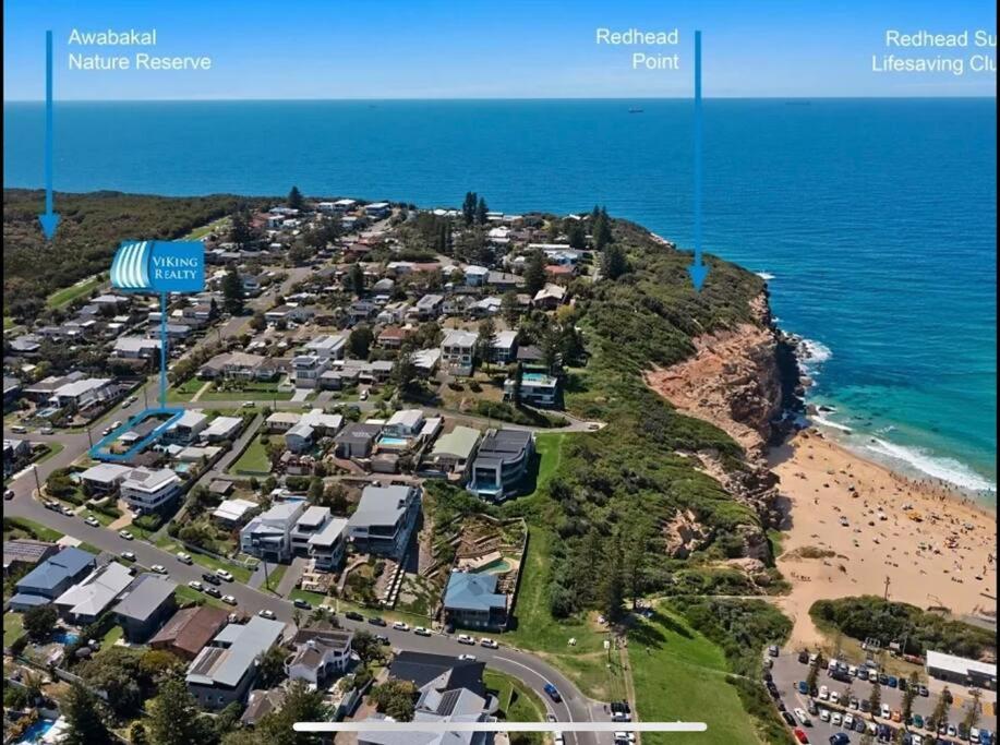 Cheerful Beach house at Redhead Beach