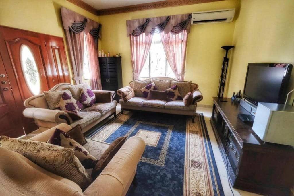Homestay Jasmin Indah, Senawang (free wifi) photo 2