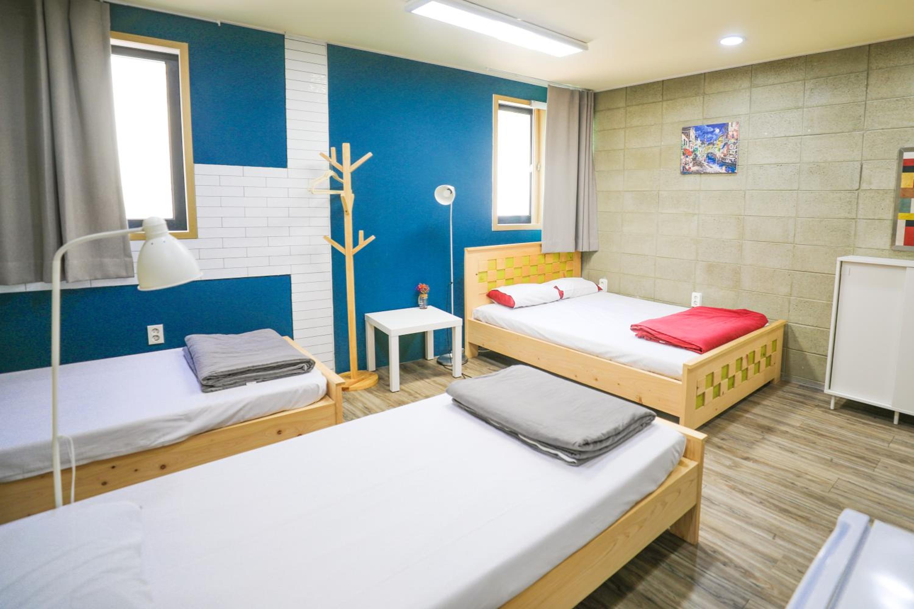 Midtown Hostel 13