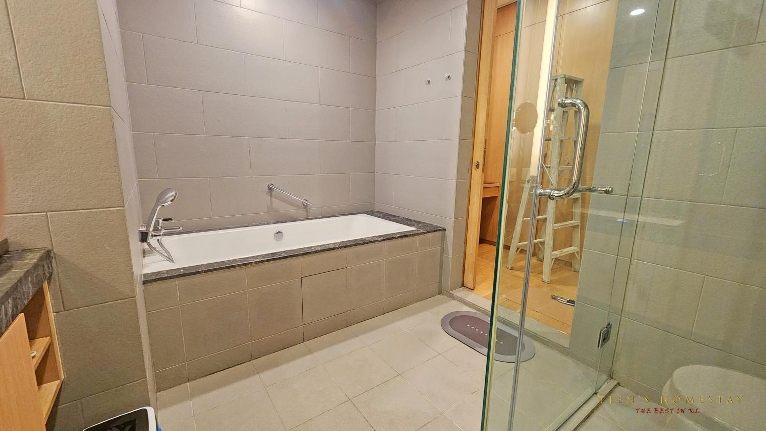 Luxurious stay in 188 Fraser Residence Suite