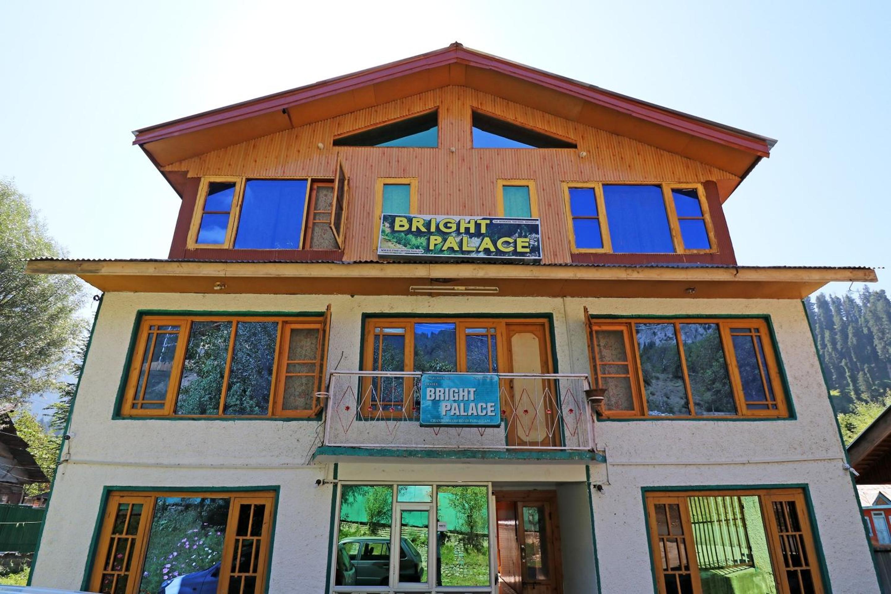 Hotel Bright Palace