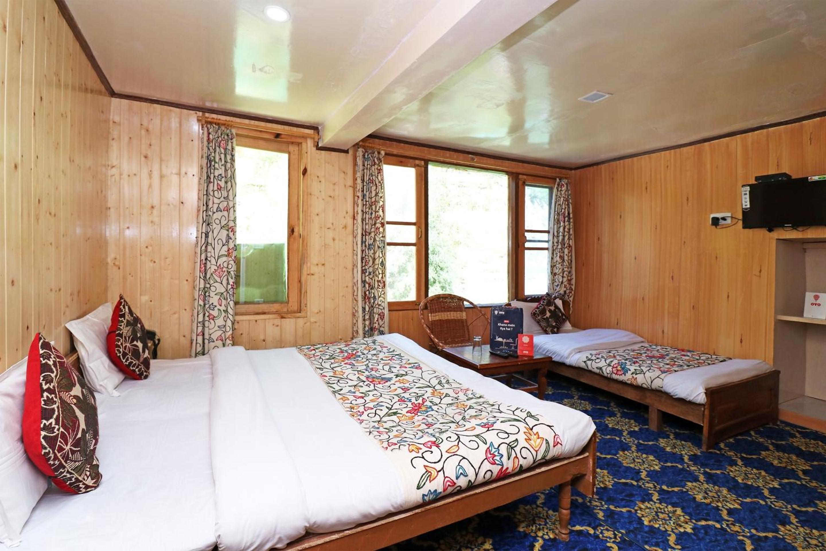 Hotel Bright Palace