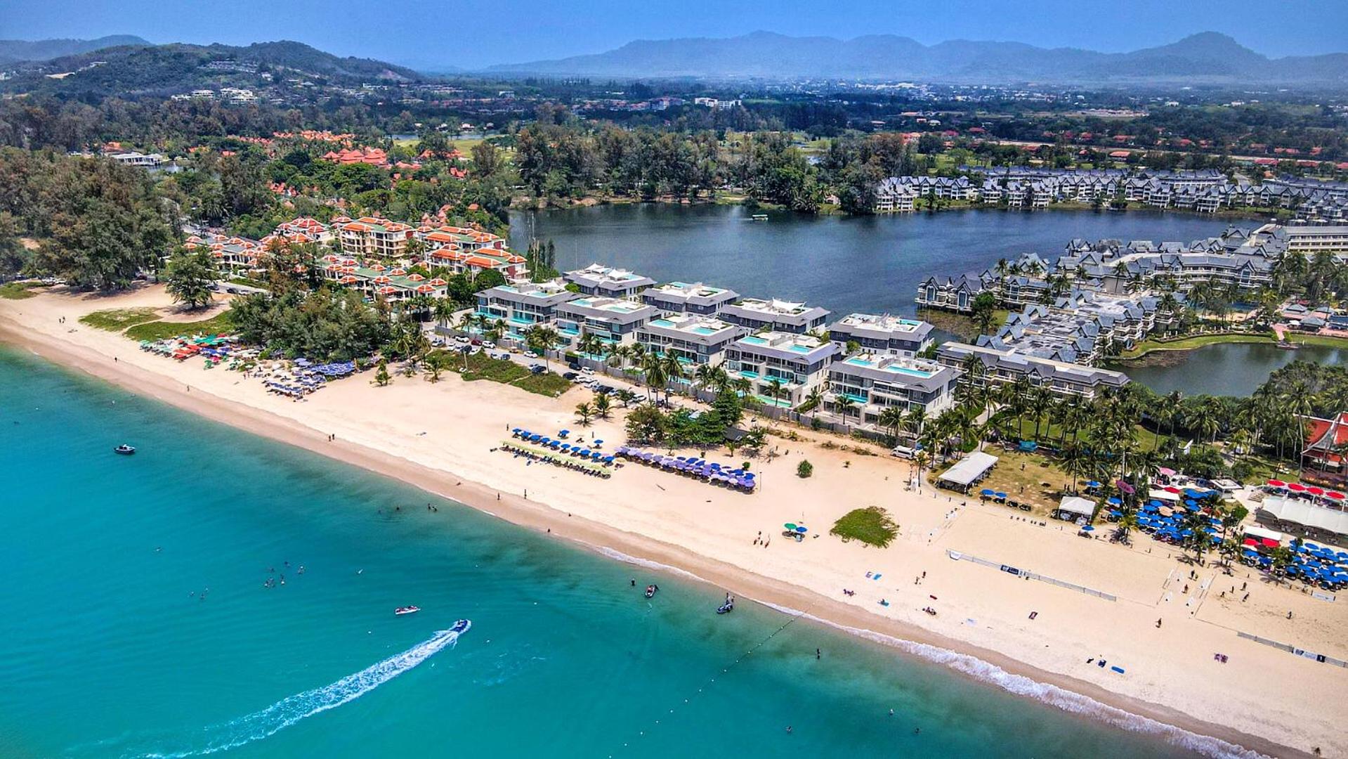 Hotel Beachfront Residences - Stunning Sea View - Image 1