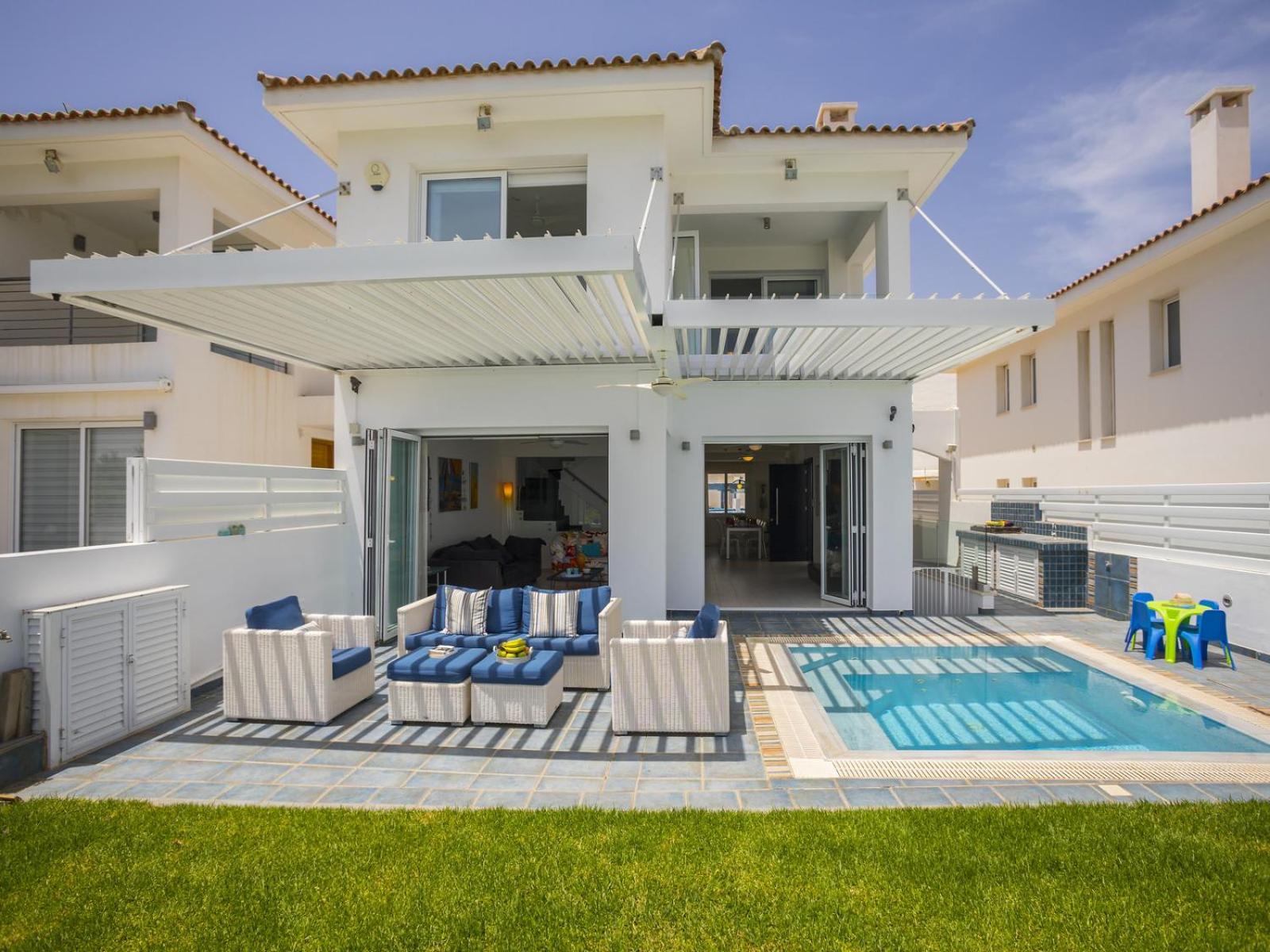 Protaras Seafront Villa Sirina Pearl