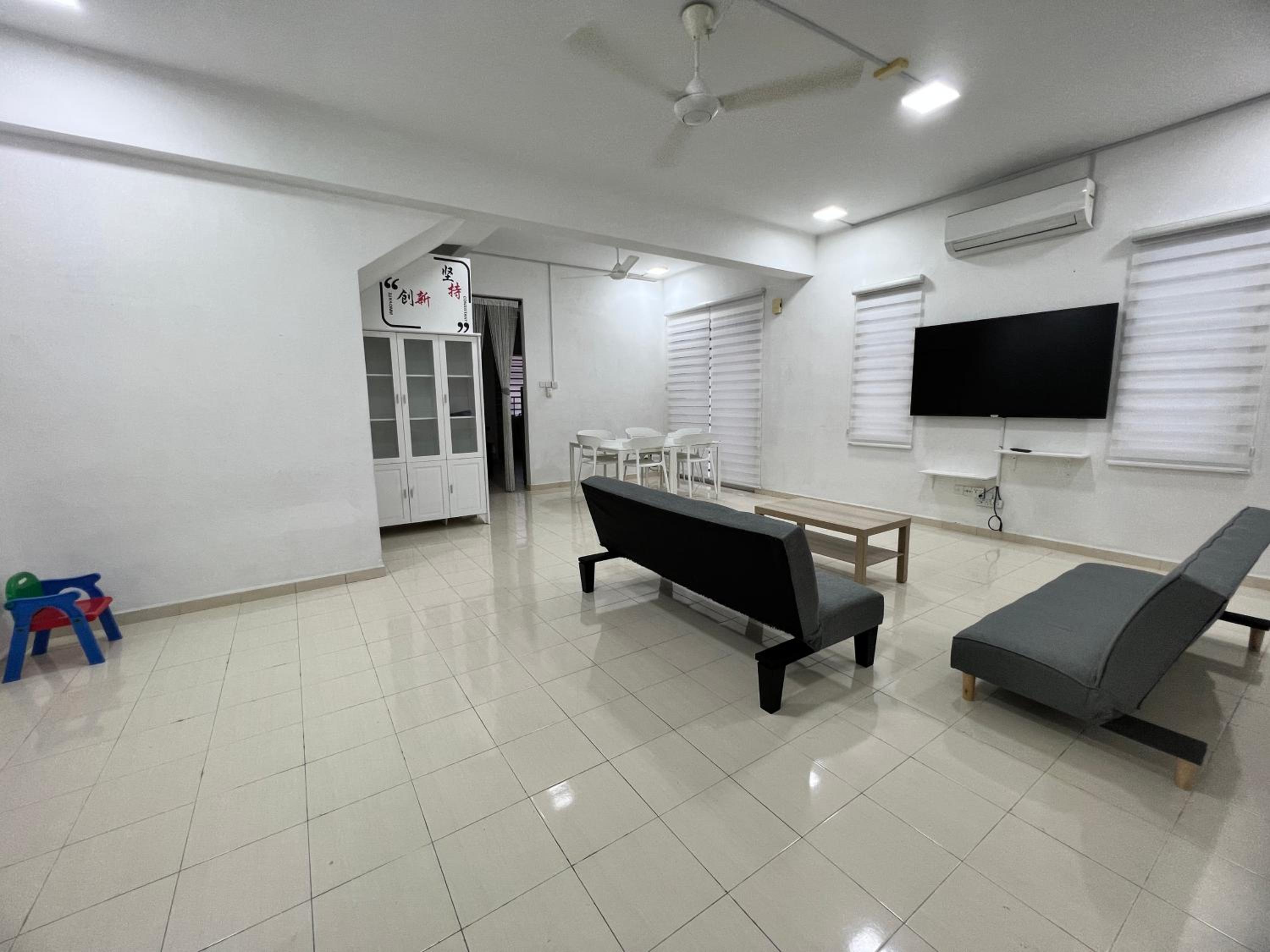 Icon BM Vacation Home with Water Fountain and Barbeque Area by ZamanJa