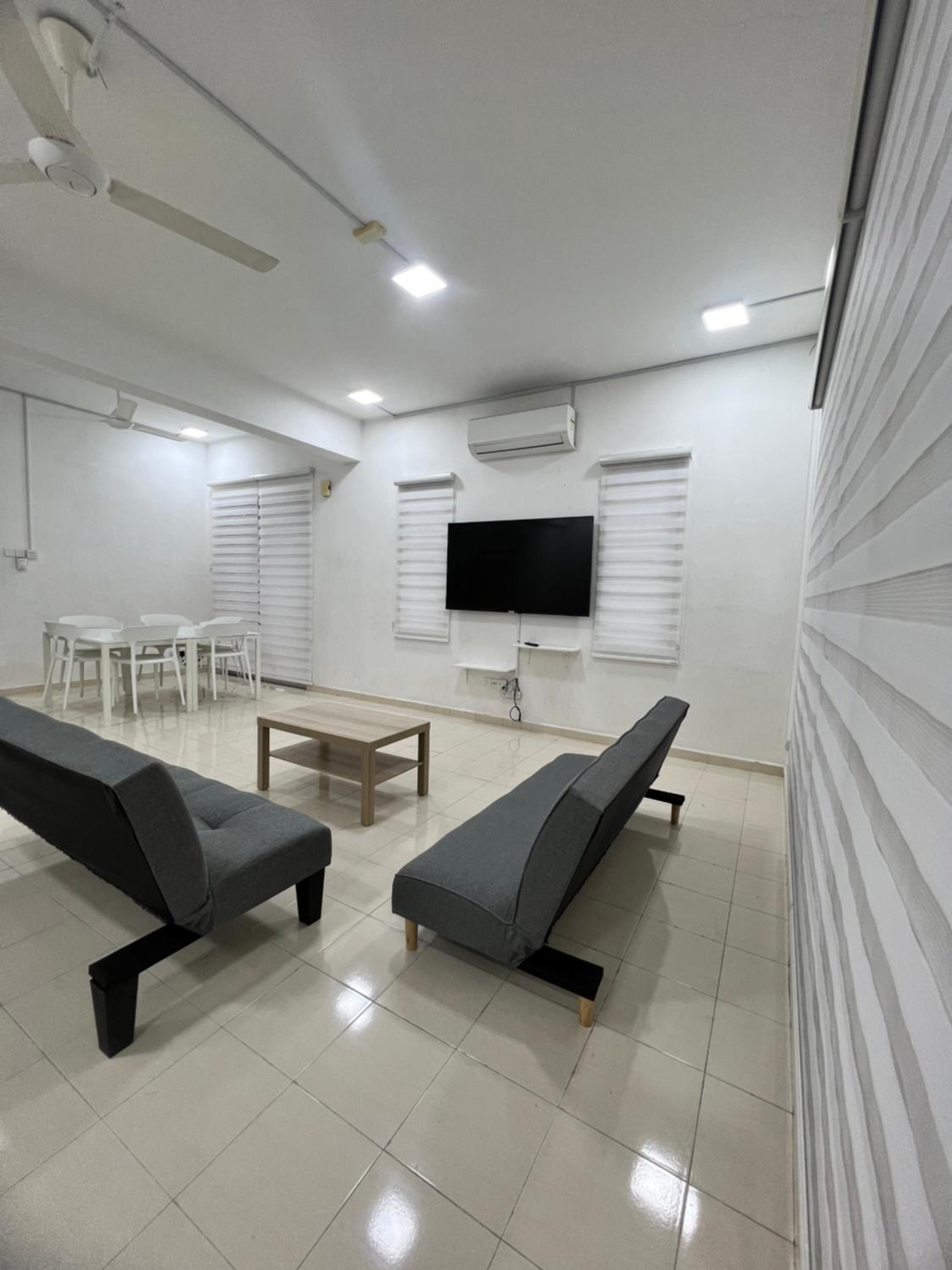 Icon BM Vacation Home with Water Fountain and Barbeque Area by ZamanJa