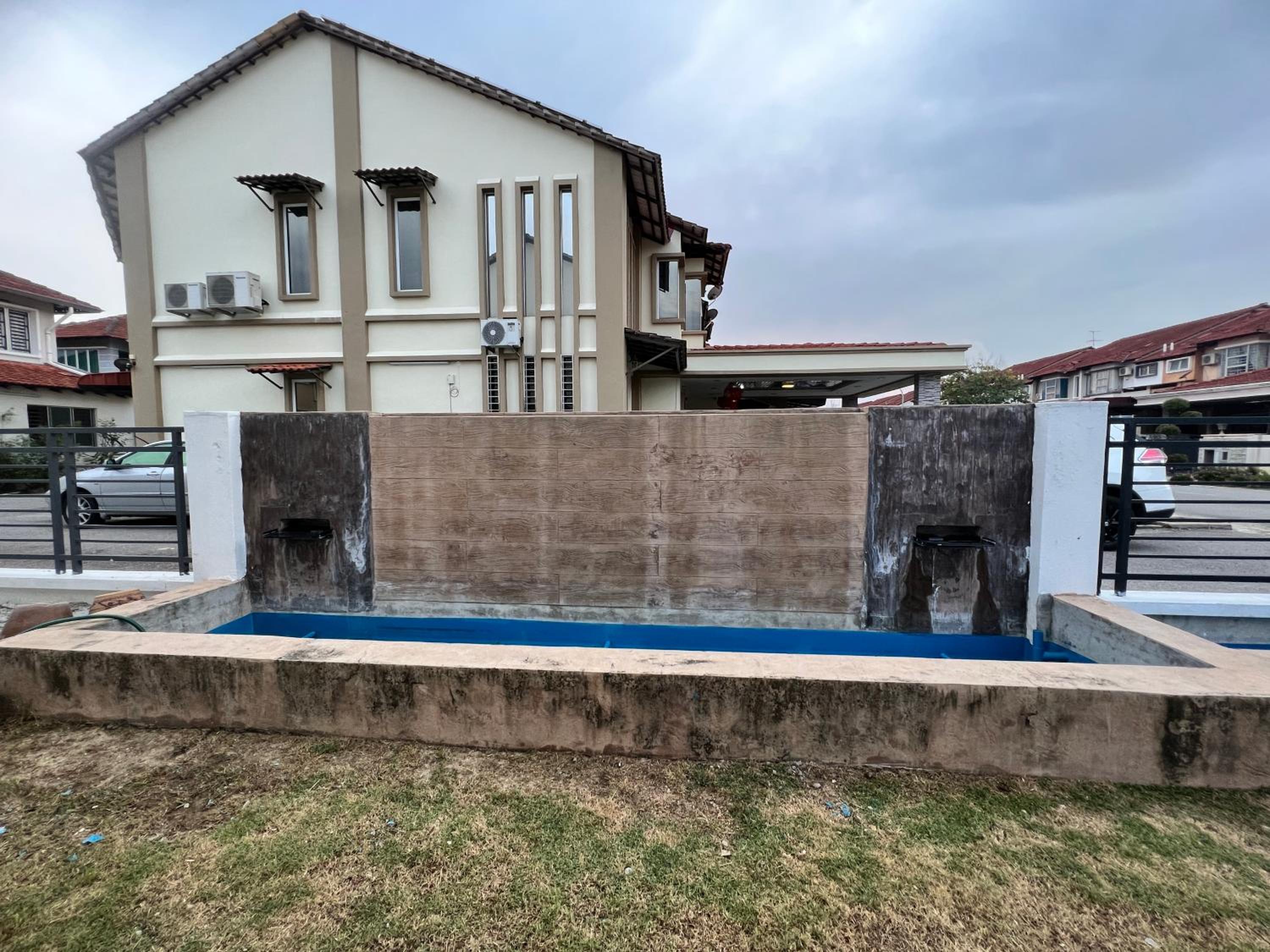 Icon BM Vacation Home with Water Fountain and Barbeque Area by ZamanJa