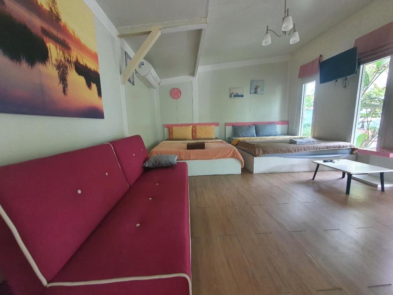 Rayonghouse Resort