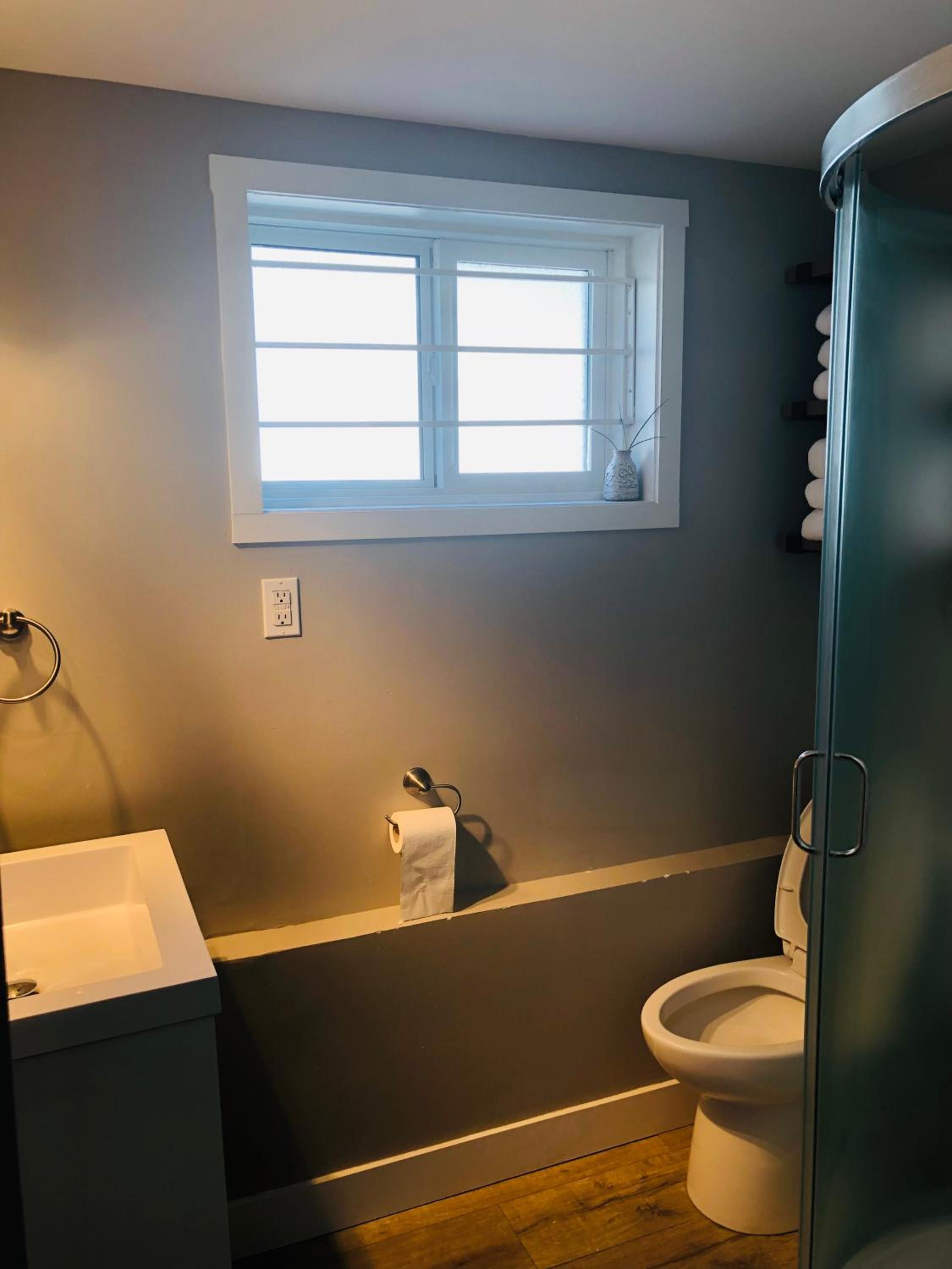 Cheerful home close to downtown Kelowna