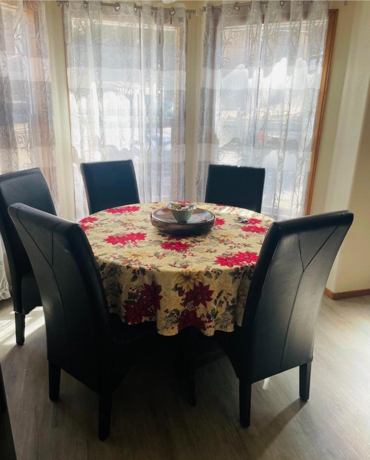Newly Renovated Cheerful 3-bedroom House view 4