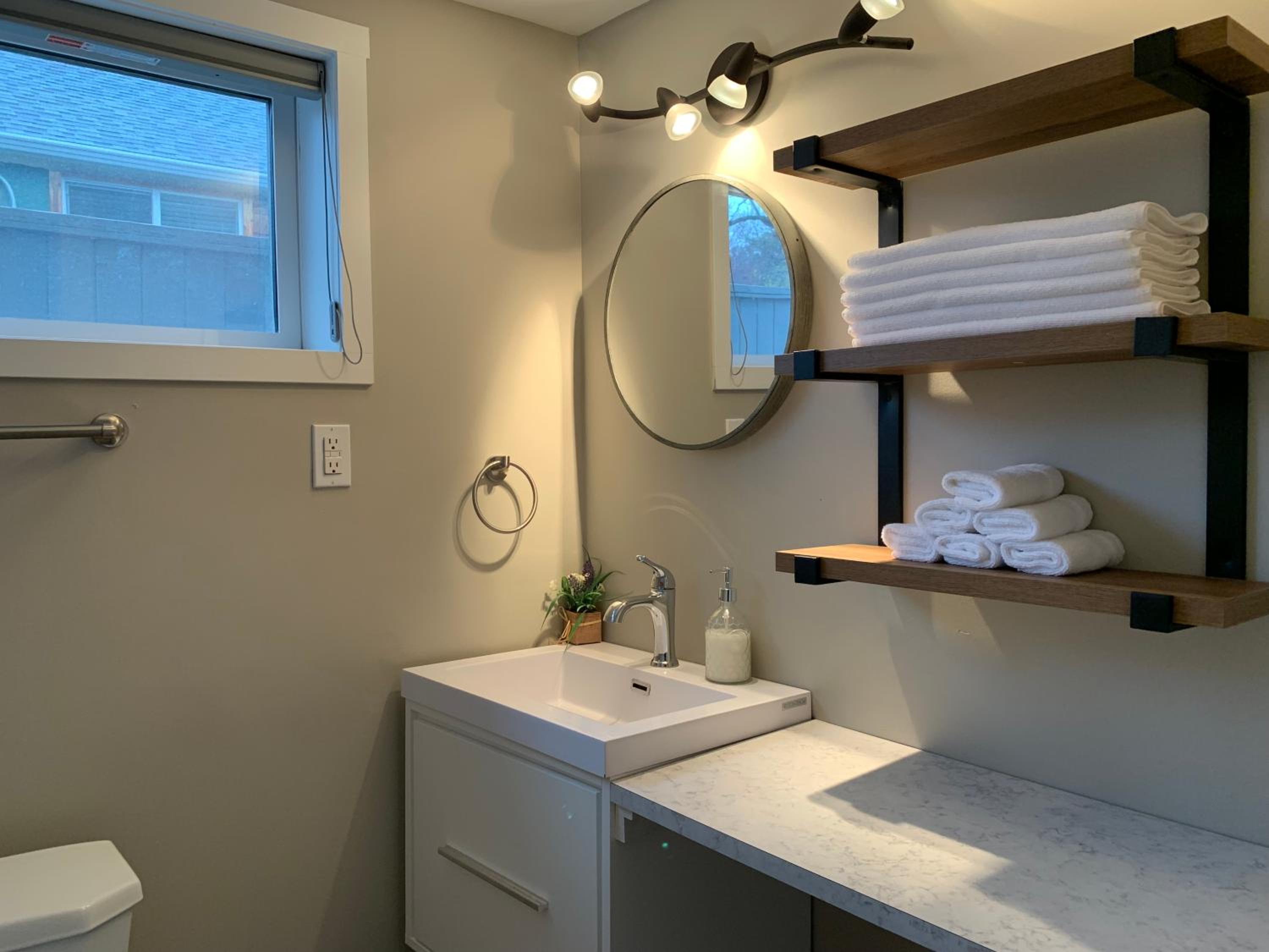 Cheerful home close to downtown Kelowna