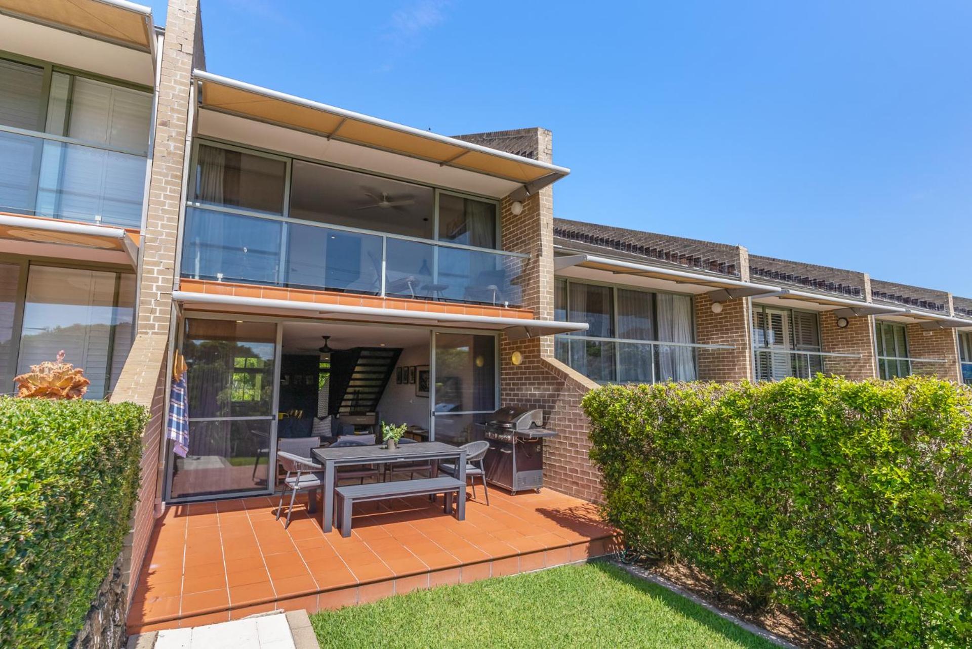 surfside6 @ james cook - Clarkes Beach
