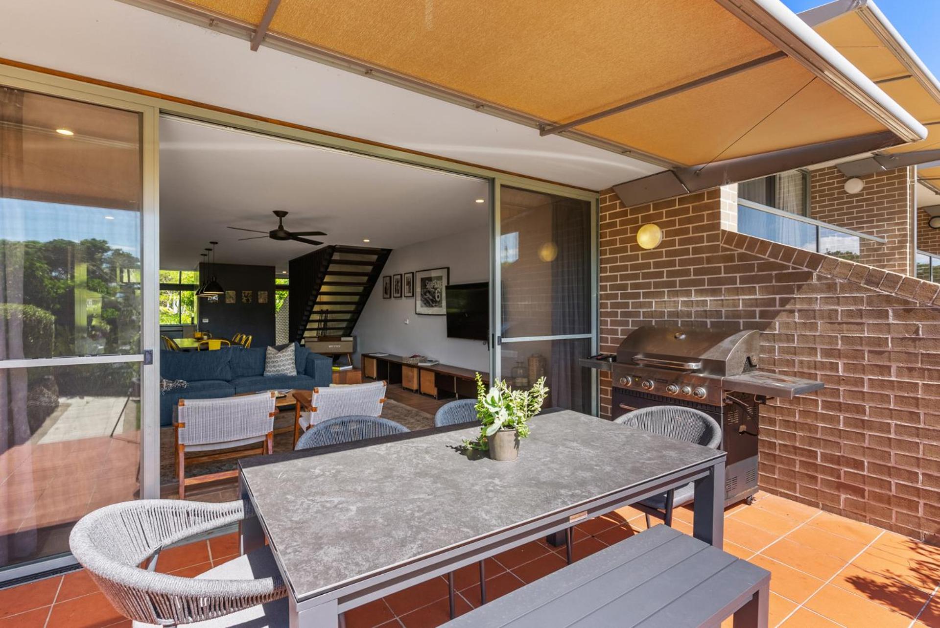 surfside6 @ james cook - Clarkes Beach