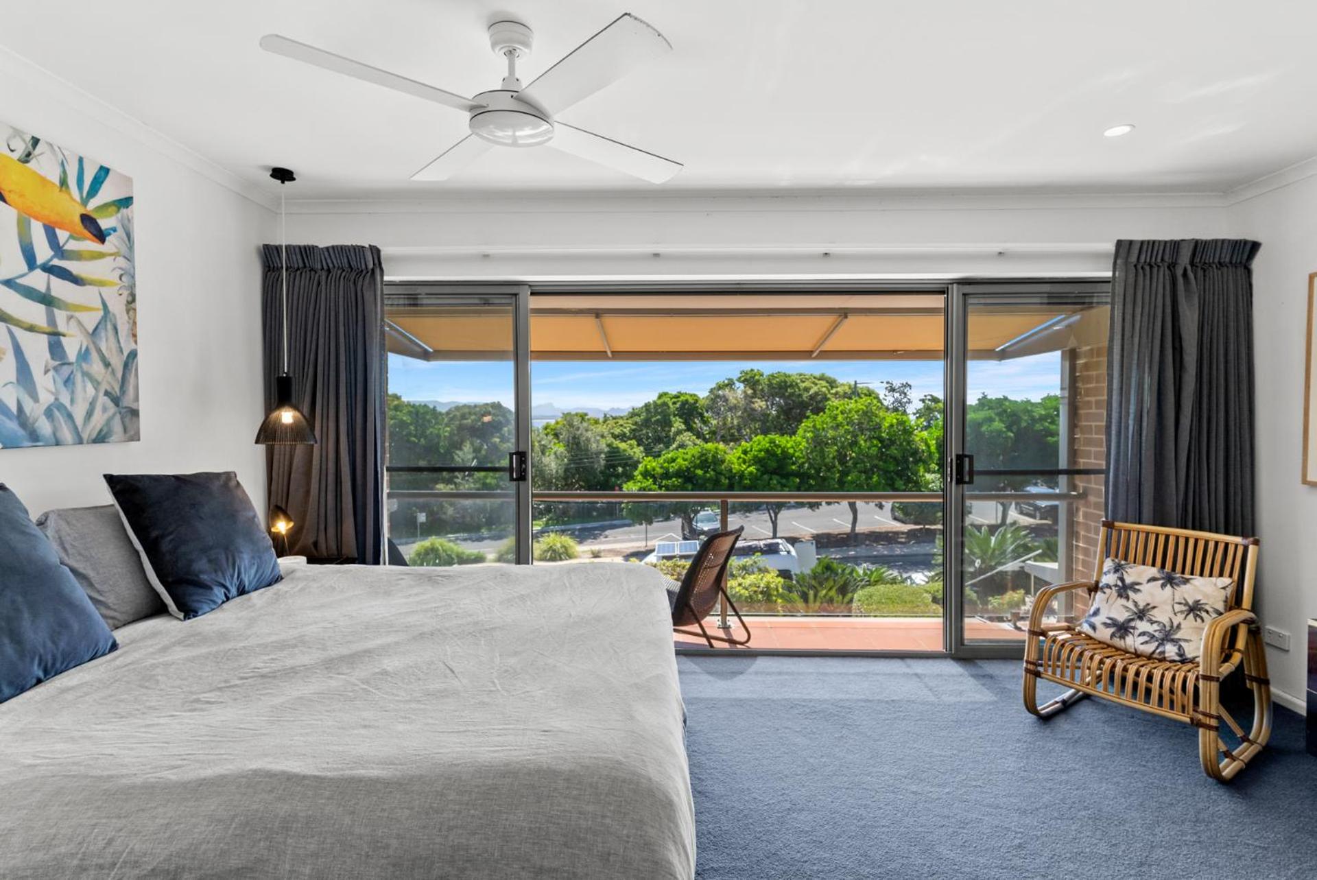 surfside6 @ james cook - Clarkes Beach