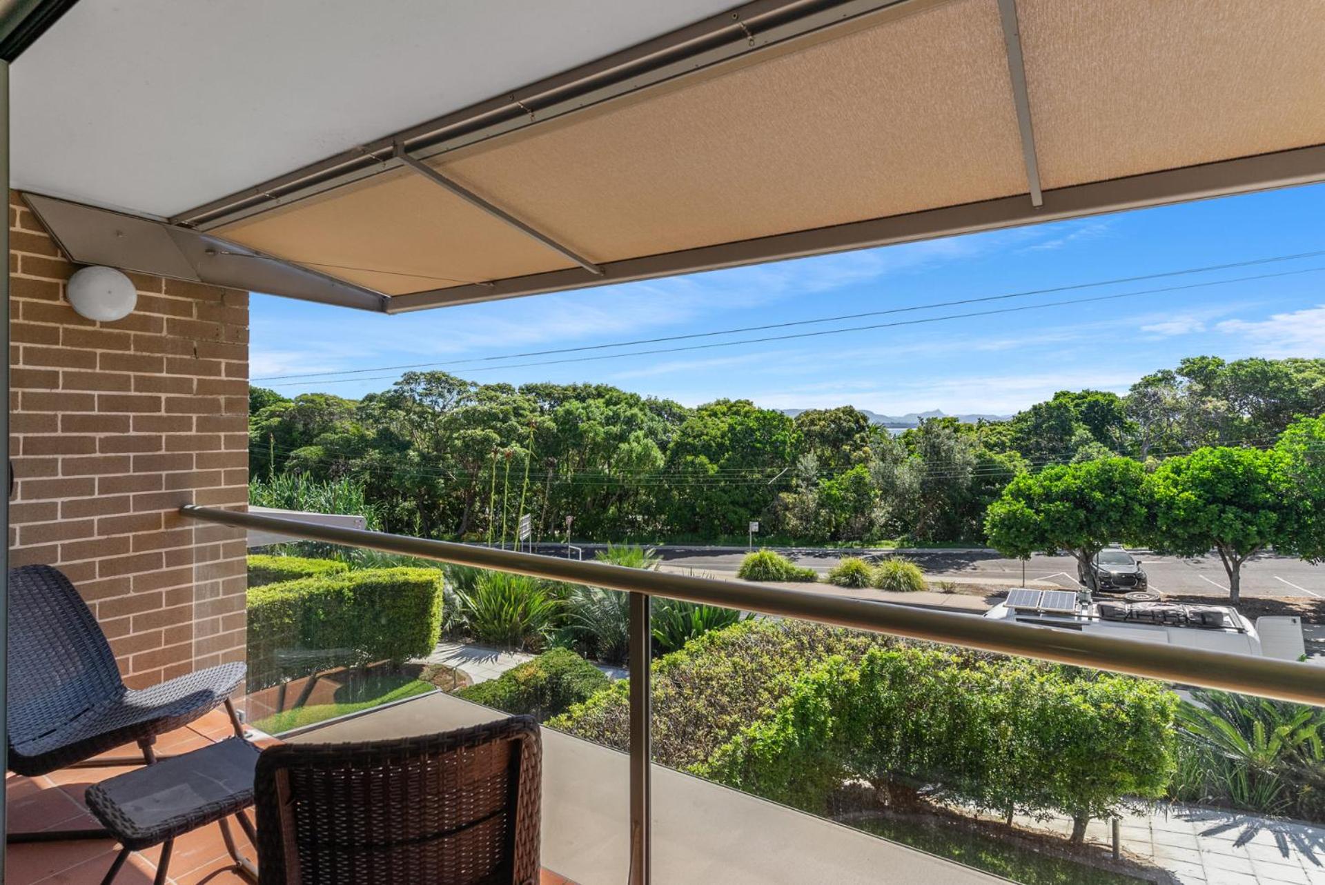surfside6 @ james cook - Clarkes Beach