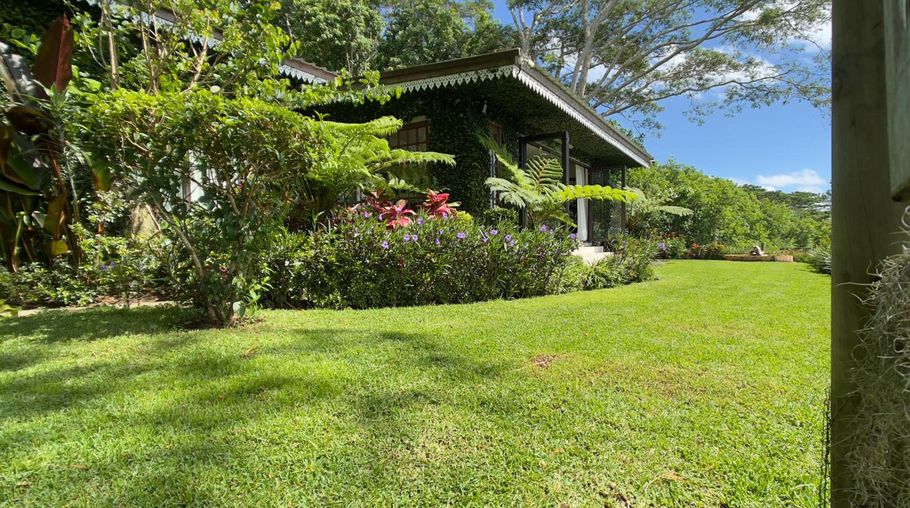 Green Cottage Chamarel view 3