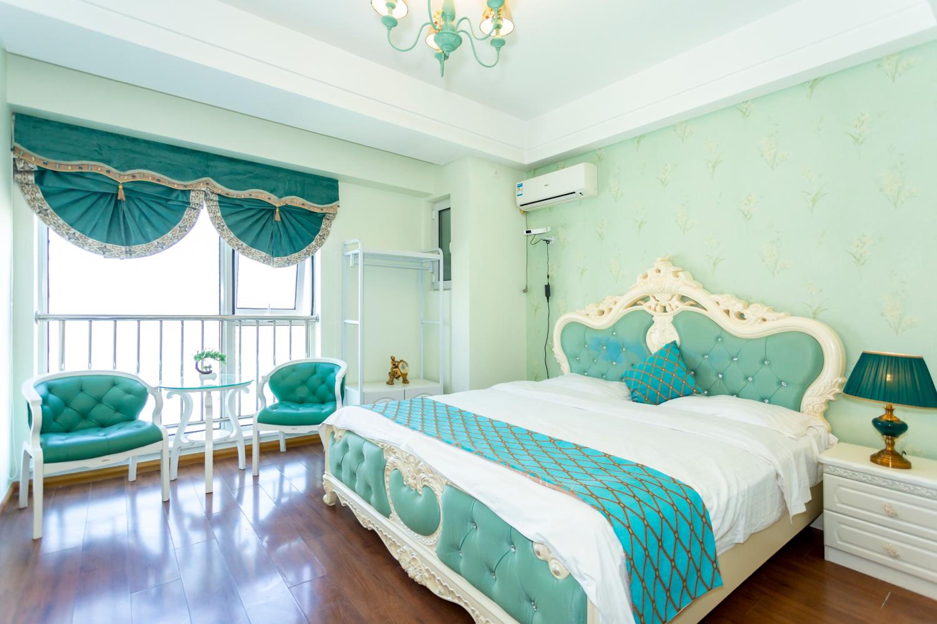 Dalian Hong Xi Yuan Apartment Wanda Plaza