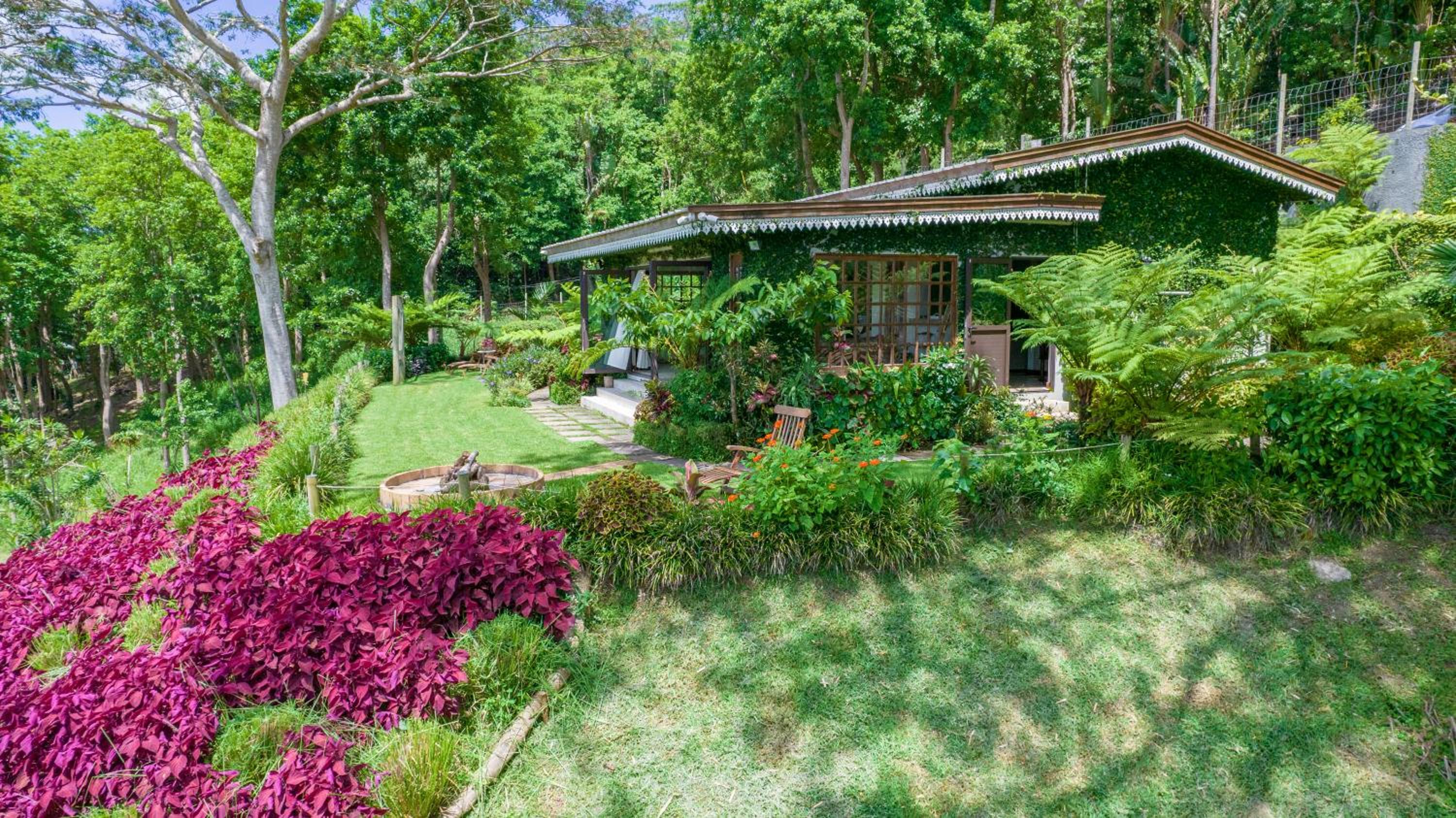 Hotel Green Cottage Chamarel - Image 1