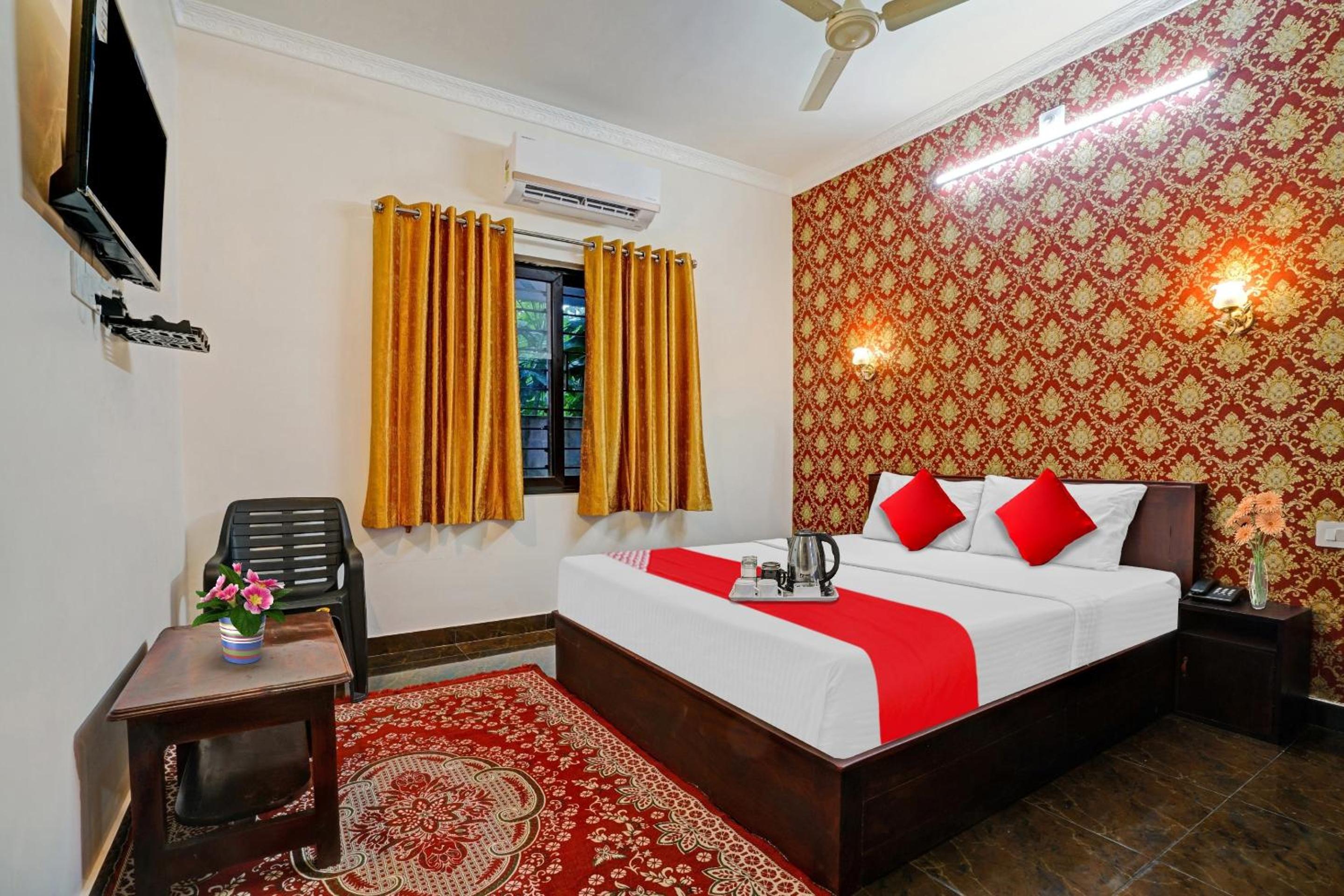 Hotel O South Fort Inn view 2
