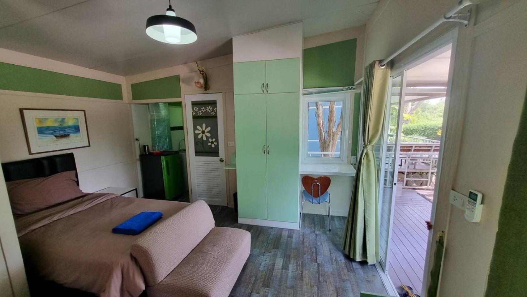 Rayonghouse Resort