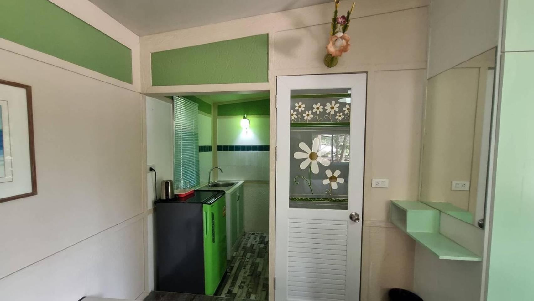 Rayonghouse Resort