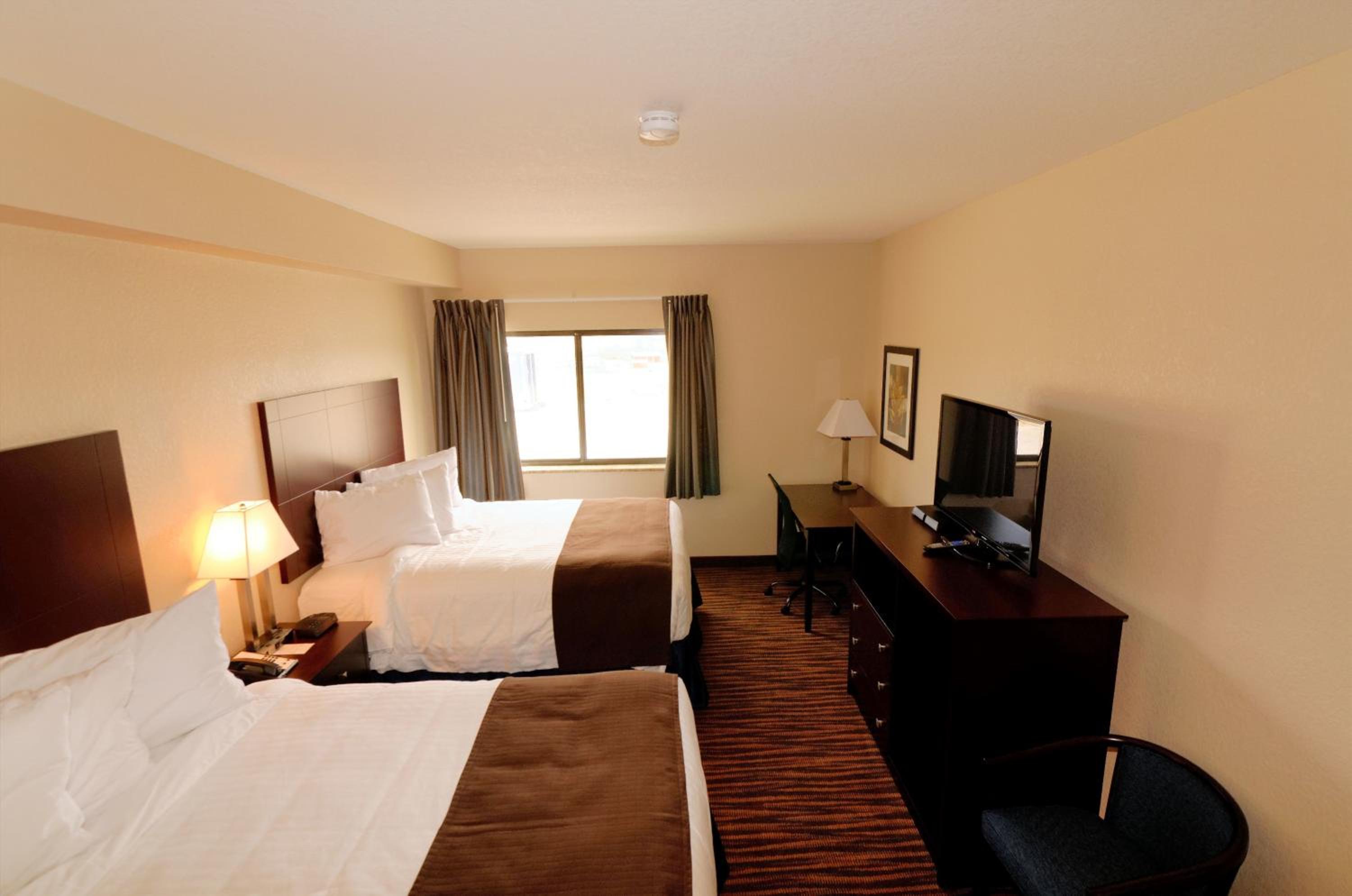 Cobblestone Inn & Suites - Denison | Oak Ridge