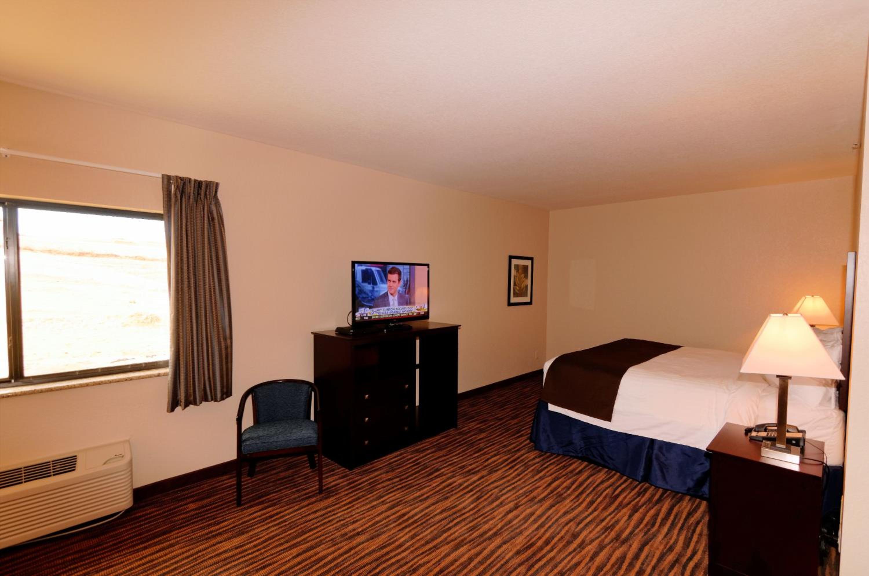 Cobblestone Inn & Suites - Denison | Oak Ridge