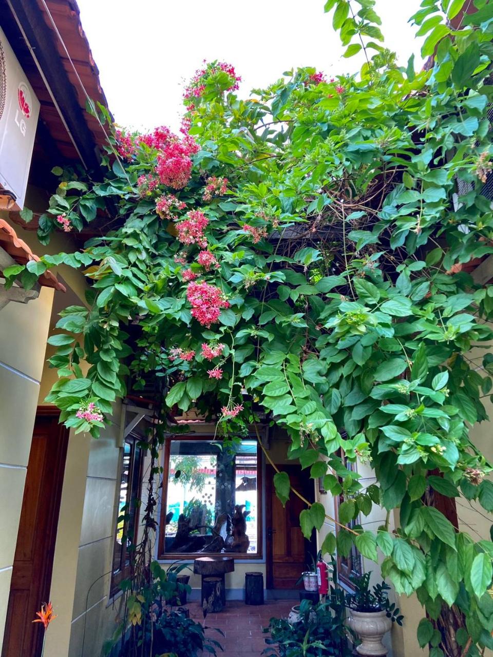 Liên Tho Hotel