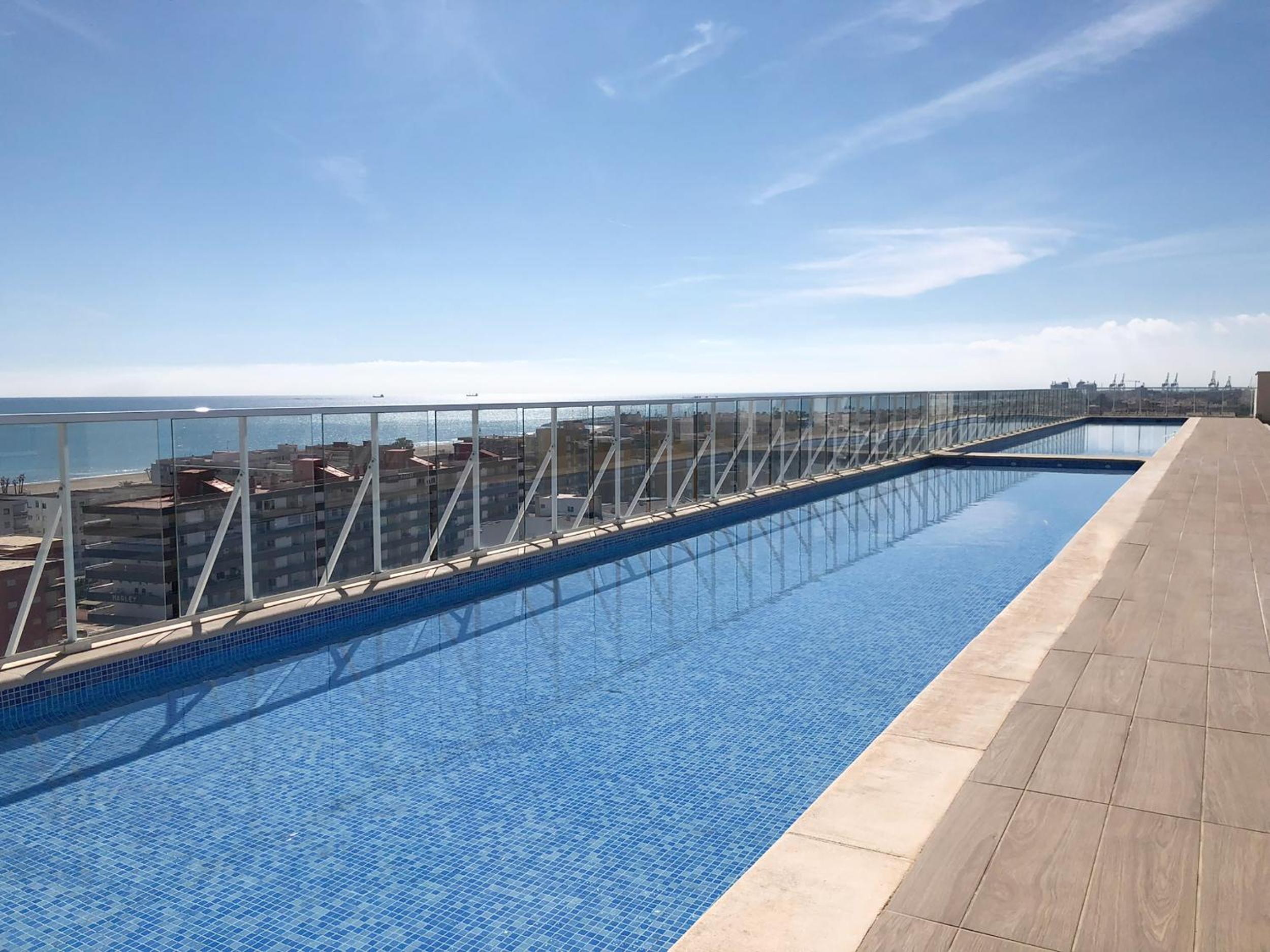 Global Properties, Moderno apartamento con terraza y vistas al mar photo 3