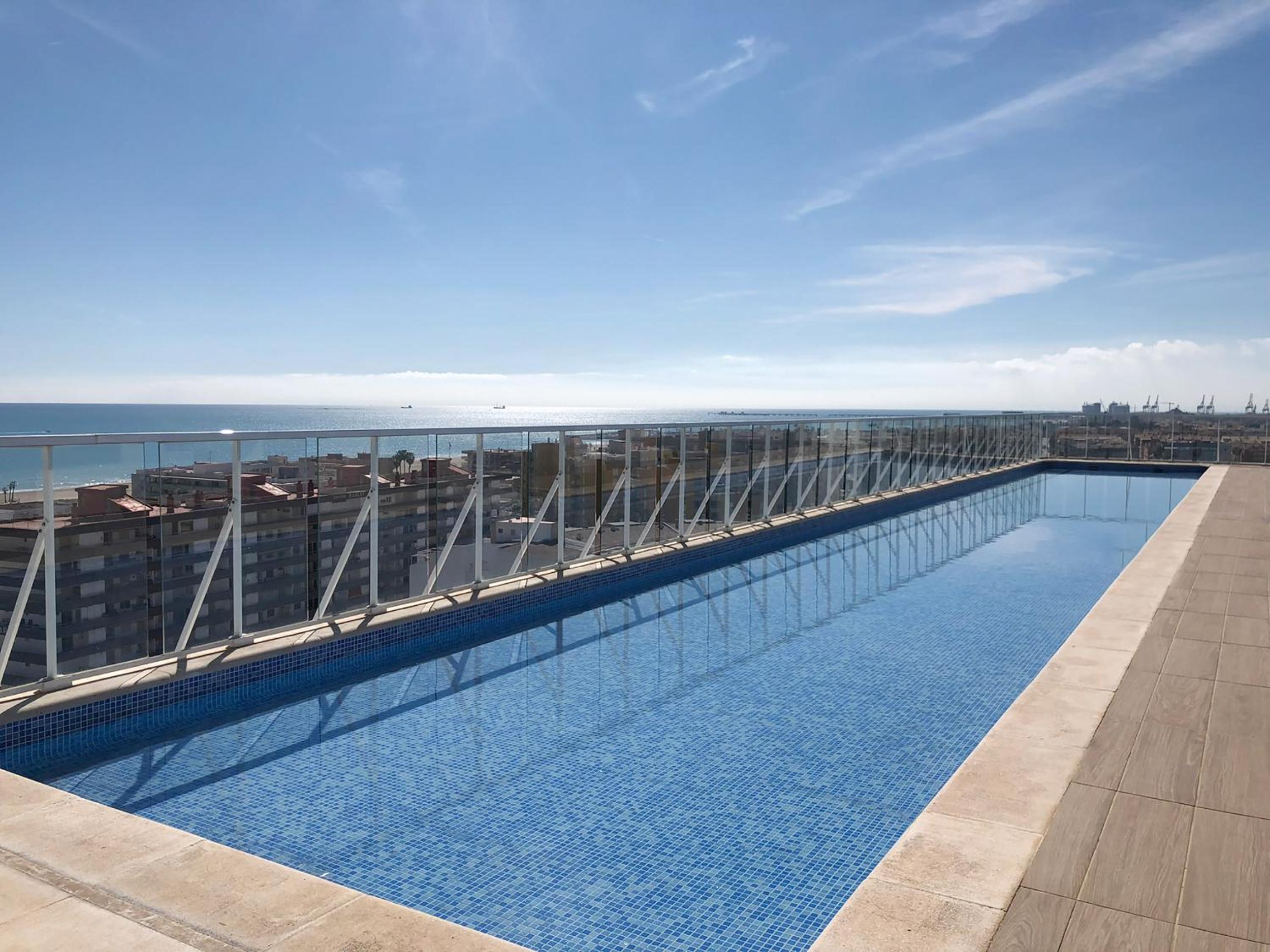 Global Properties, Moderno apartamento con terraza y vistas al mar photo 4