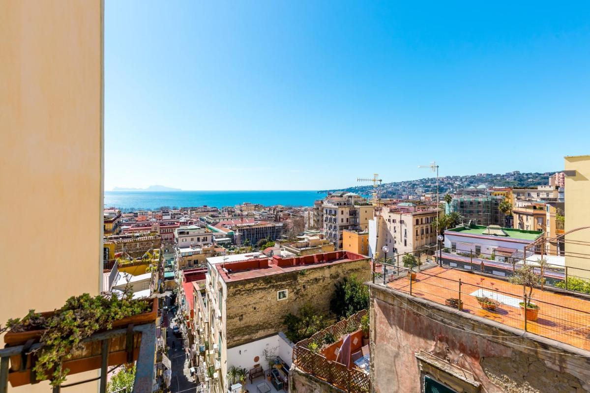 Contemporary Art House with a view by Napoliapartments