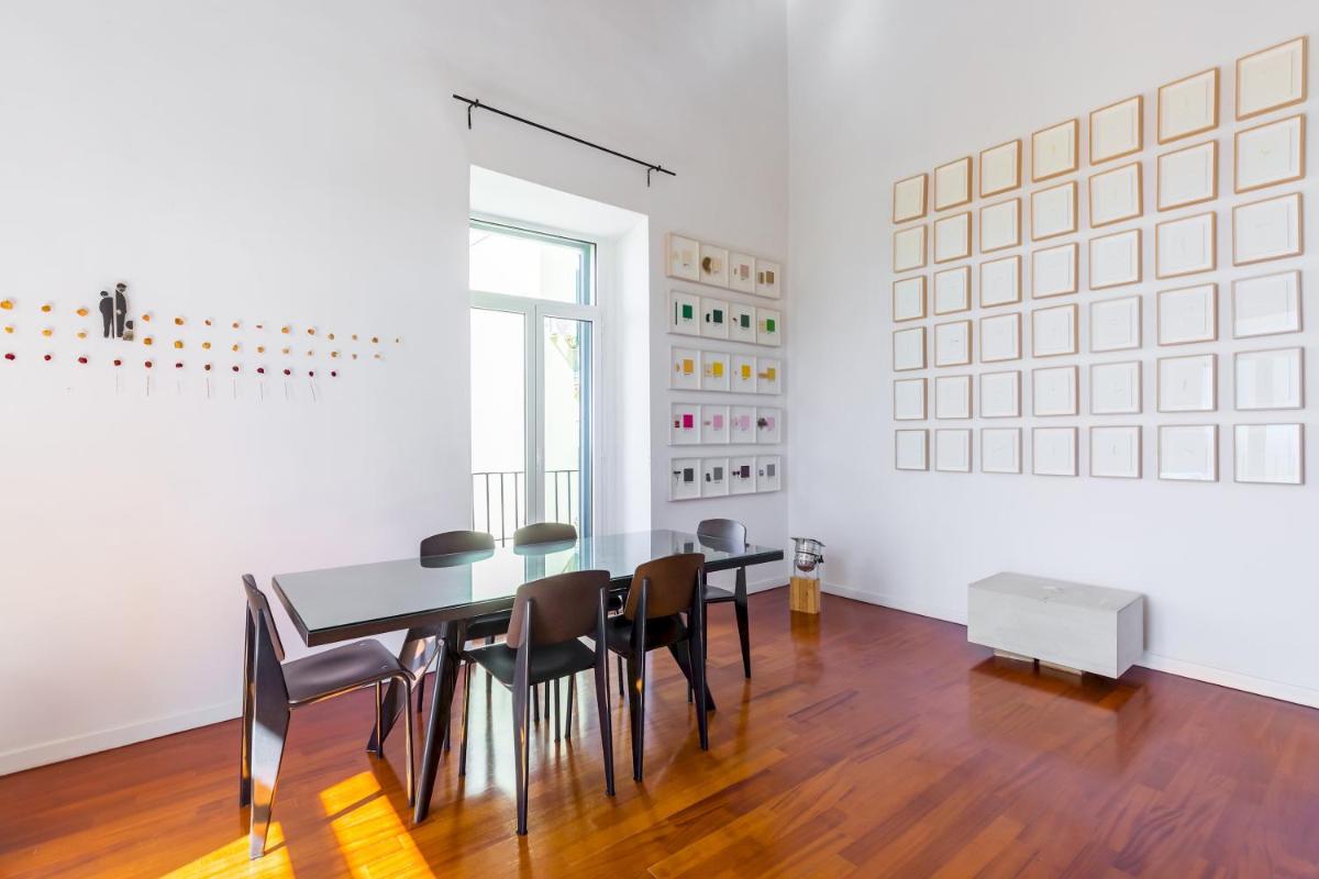 Contemporary Art House with a view by Napoliapartments