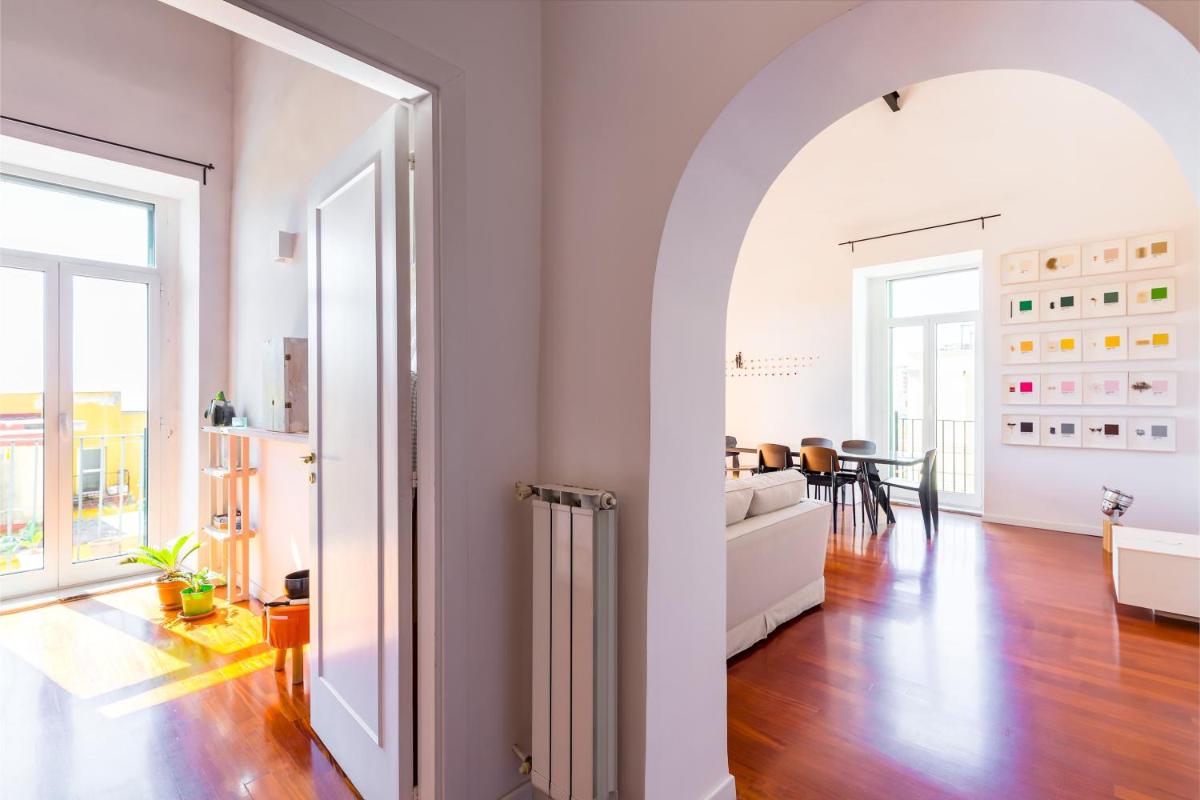 Contemporary Art House with a view by Napoliapartments