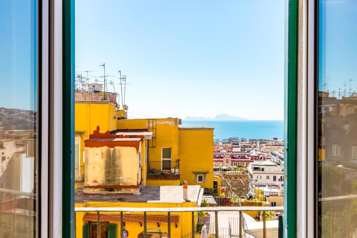 Contemporary Art House with a view by Napoliapartments