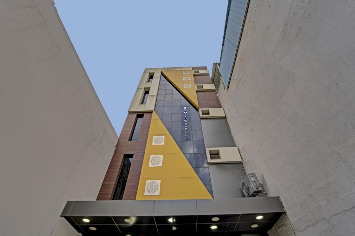 Townhouse 1096 Hotel Redfox Nungambakkam Near Apollo & Shankar Nethralaya Hospital