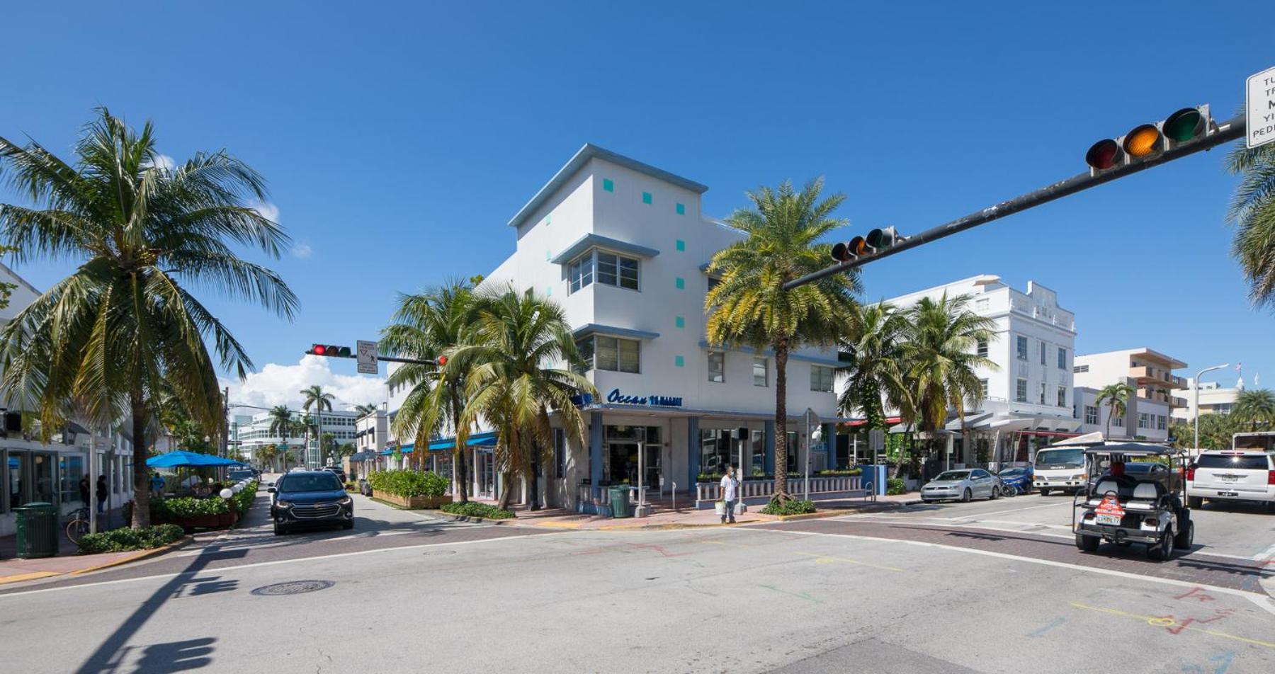 Del Rio One Bedroom Apartment South Beach view 2