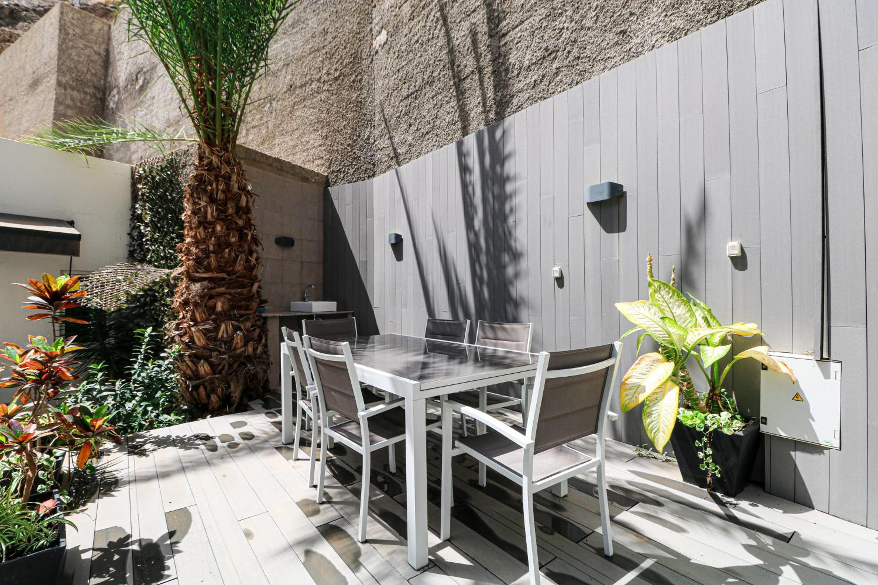 Calypso Boutique Apartments