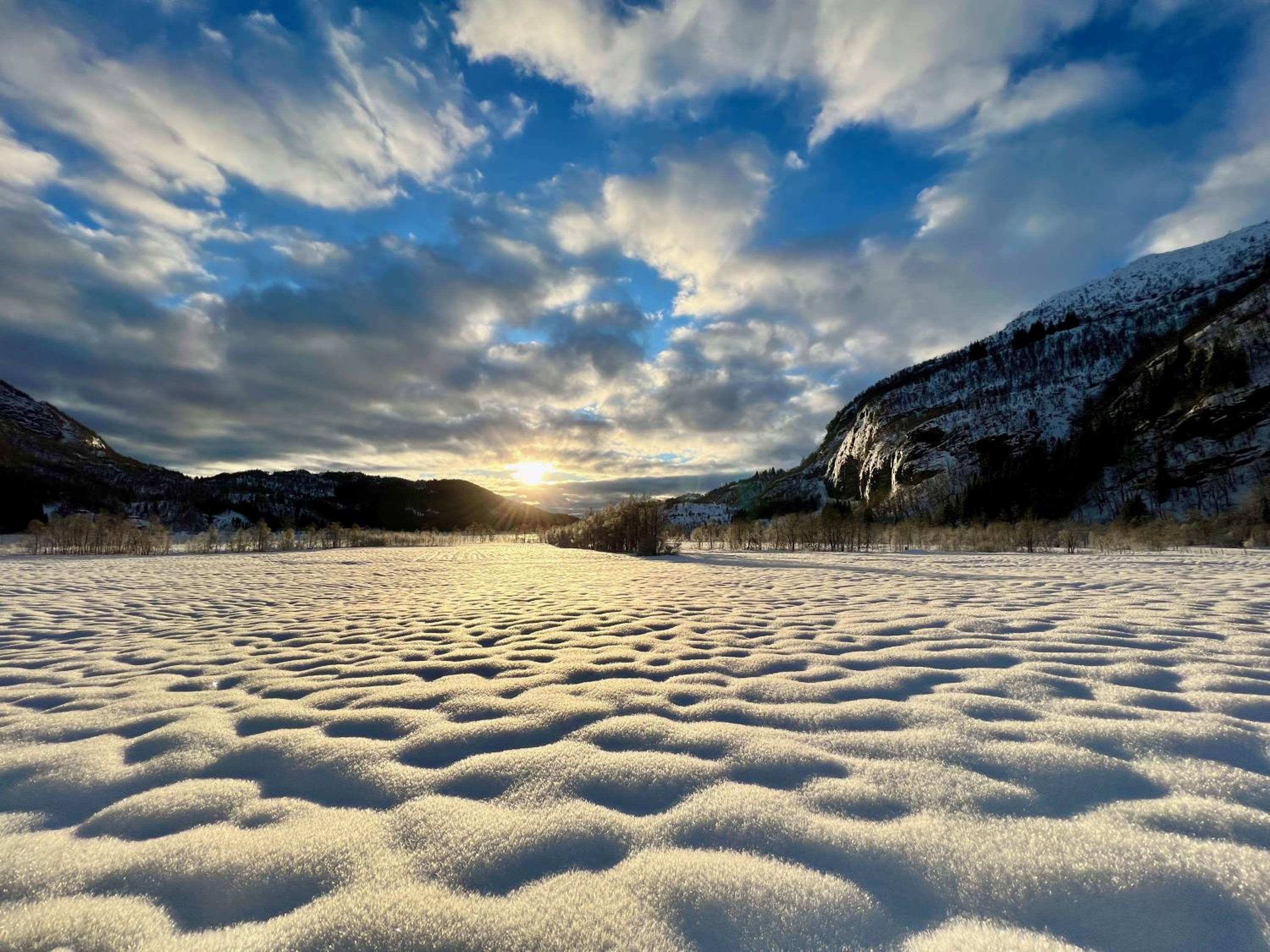 Hardangerfjord View - luxury fjord-side holiday home