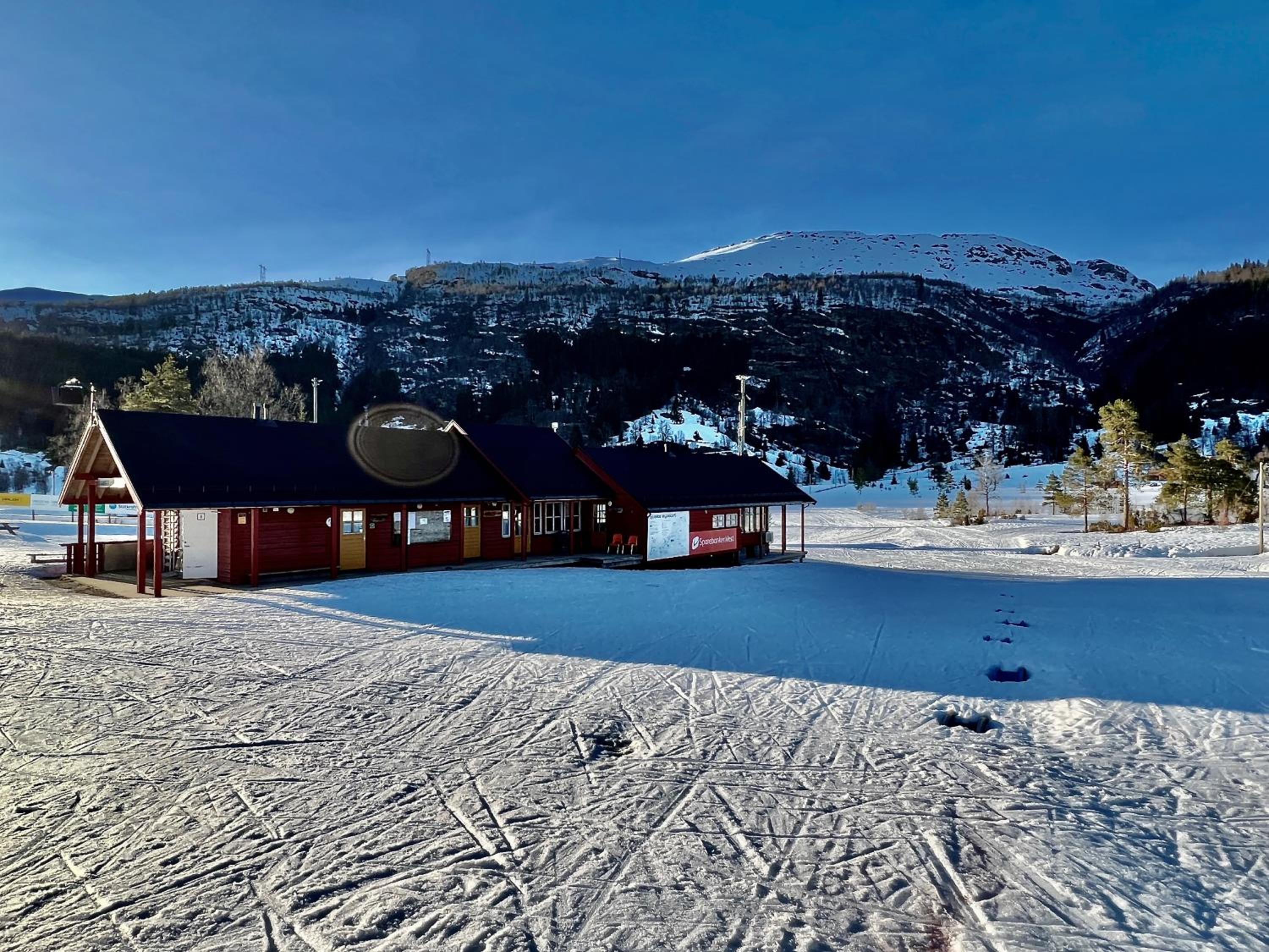 Hardangerfjord View - luxury fjord-side holiday home