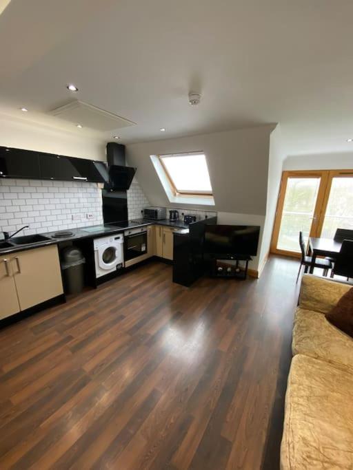 spacious 2 bed apartment in Norwich city centre view 2
