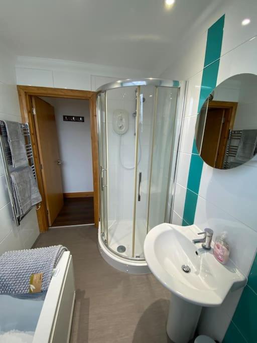 spacious 2 bed apartment in Norwich city centre view 3