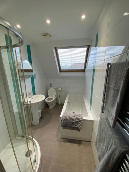 spacious 2 bed apartment in Norwich city centre view 4