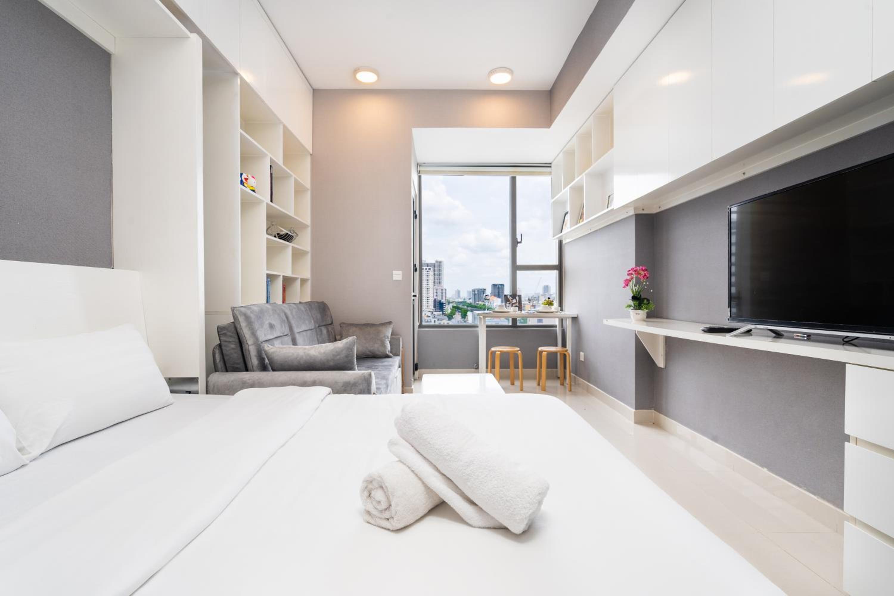 Saigon Home Apartment - Infinity Pool