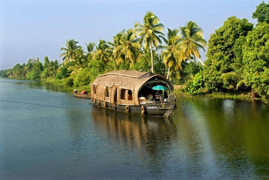 Kalappura Houseboats & Tours view 3
