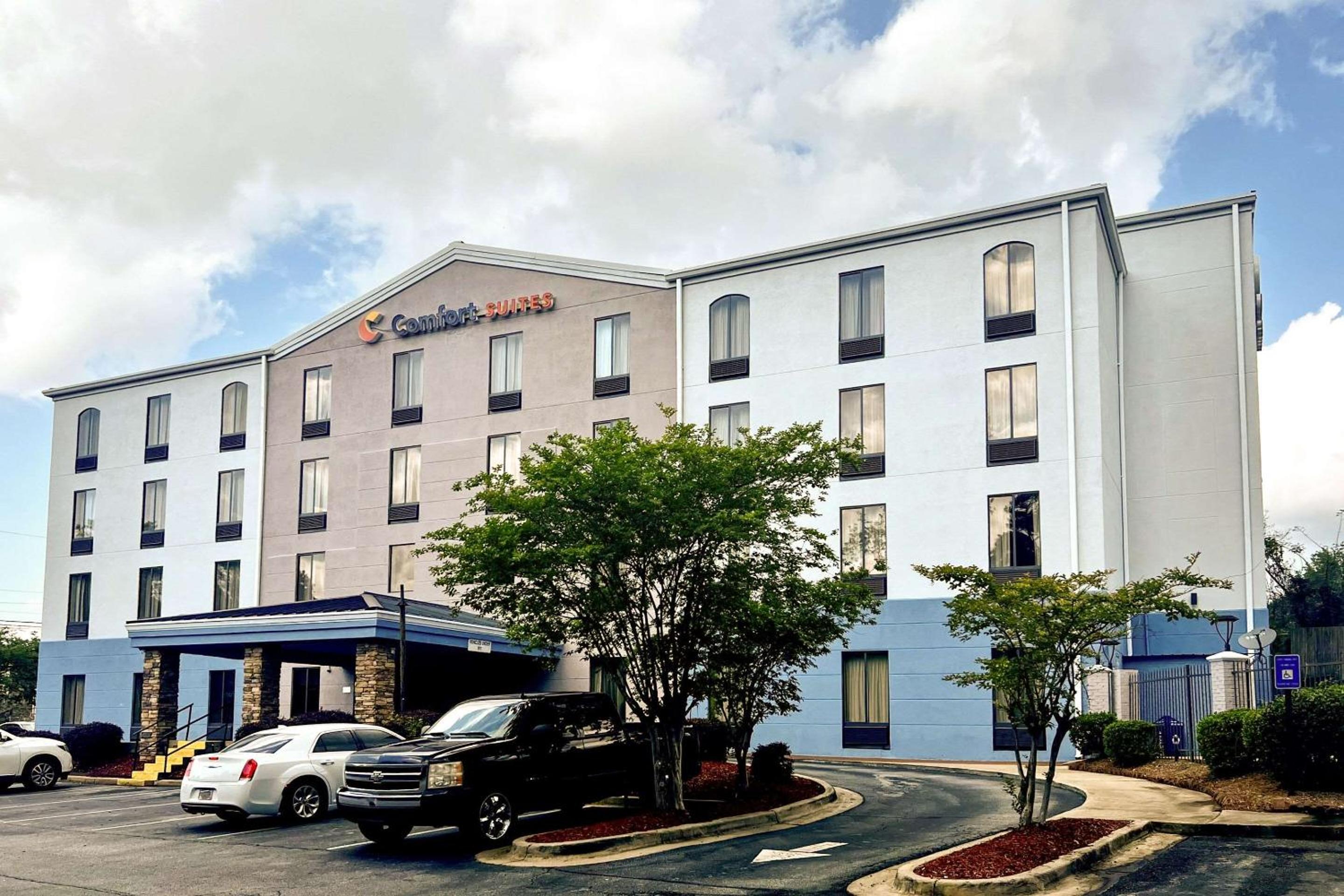 Columbus Vacations - Comfort Suites Columbus State University Area - Property Image 1