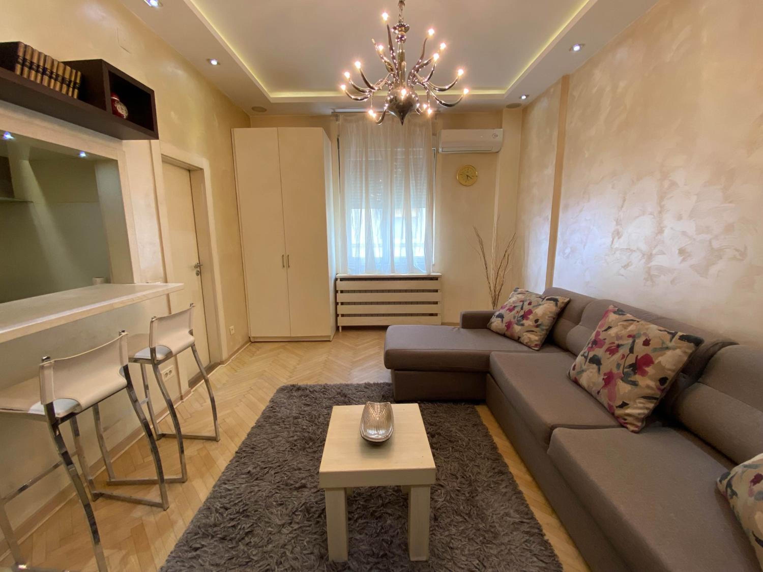 Home Center Apartment