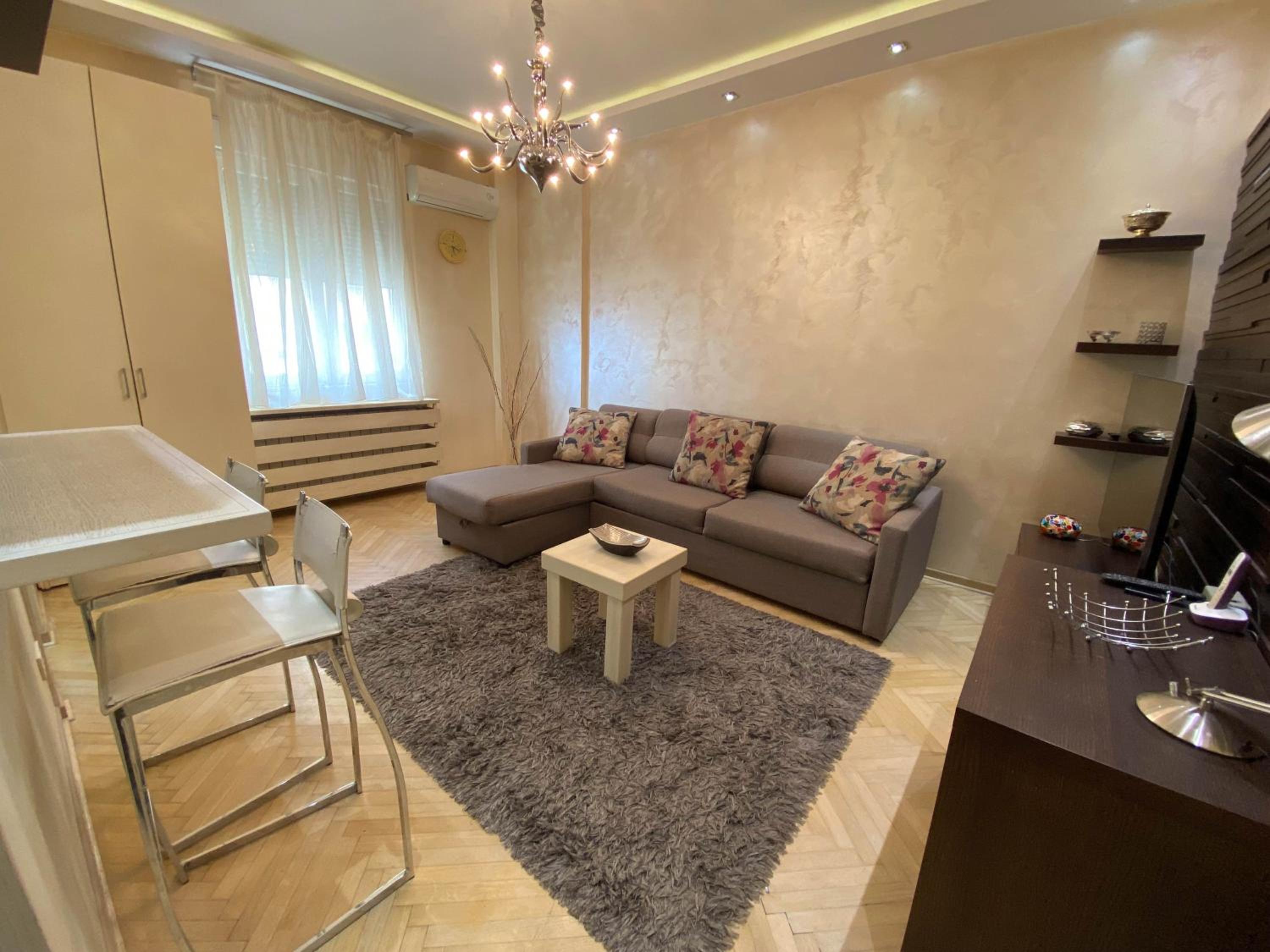 Home Center Apartment